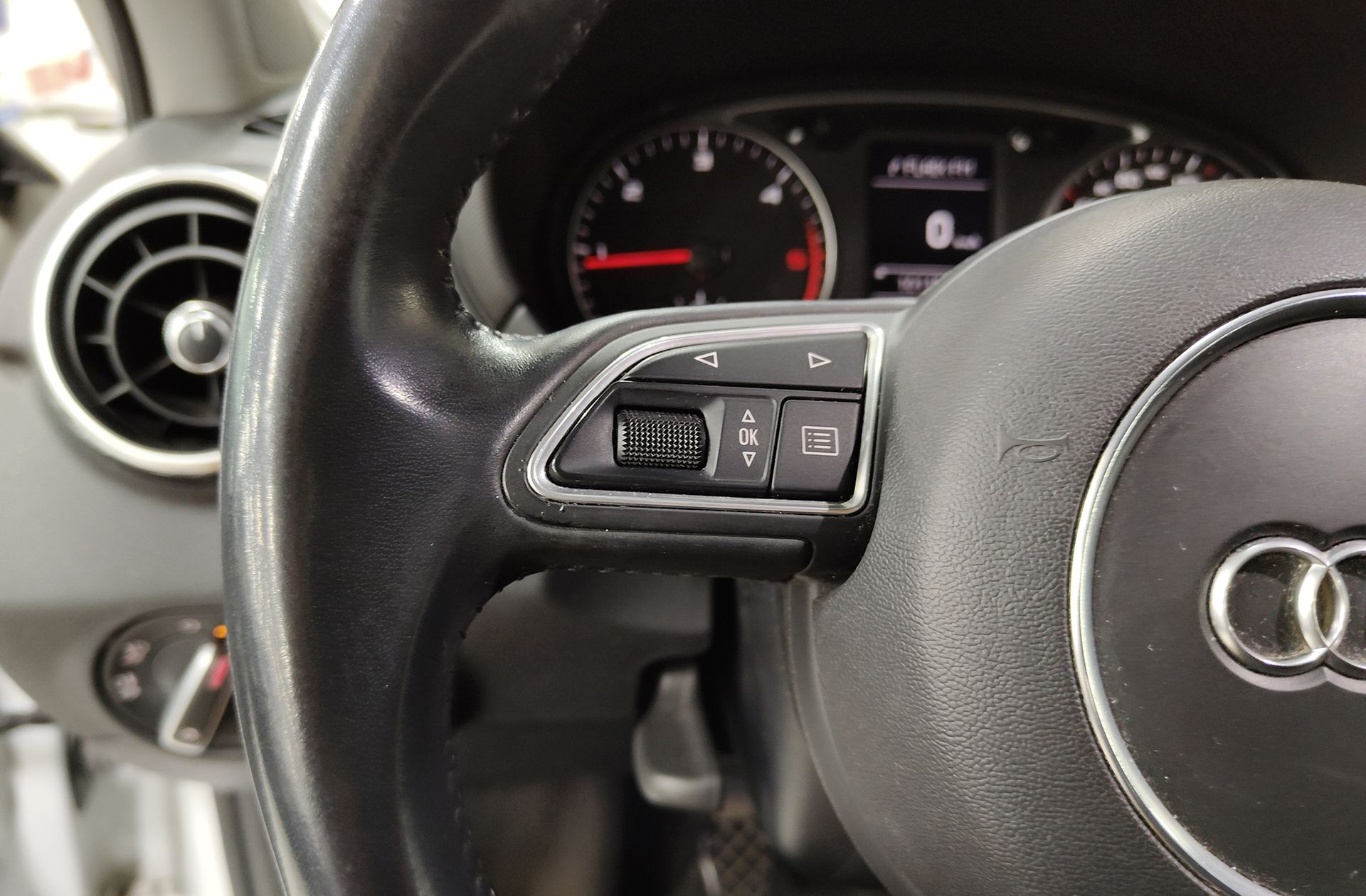 Audi A1 Sportback Adrenalin 1.6 TDI Pack S-line - foto 24
