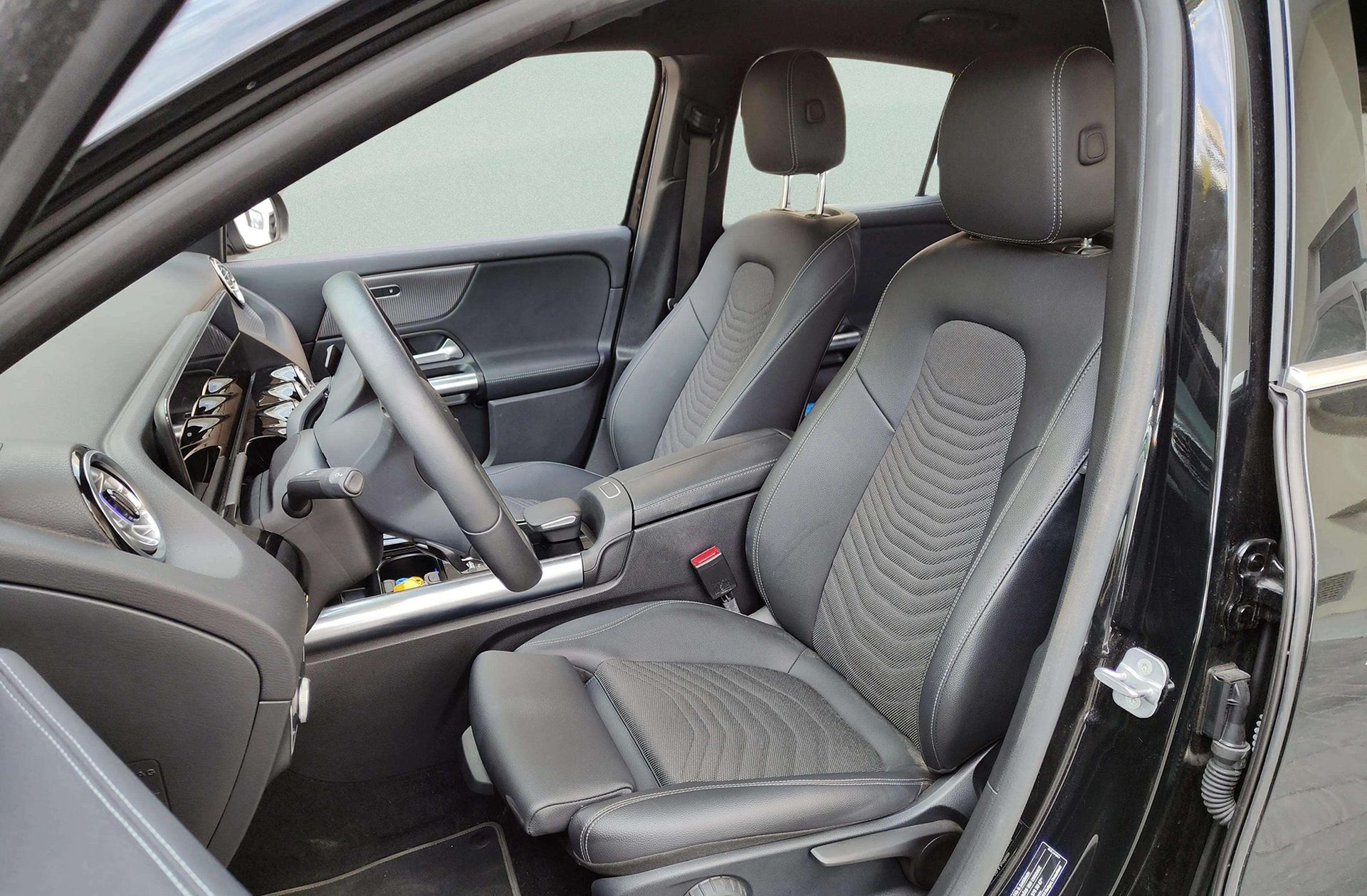 Mercedes-Benz GLA 180 - foto 12