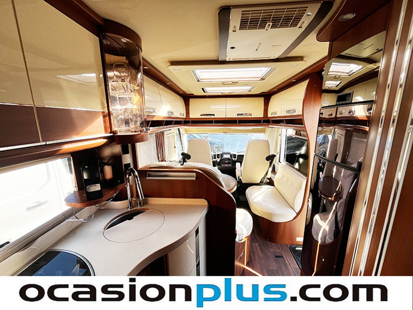 Foto Carthago Chic E line Carthago Chic E line I51Q Liner (177 CV) 4 Plazas