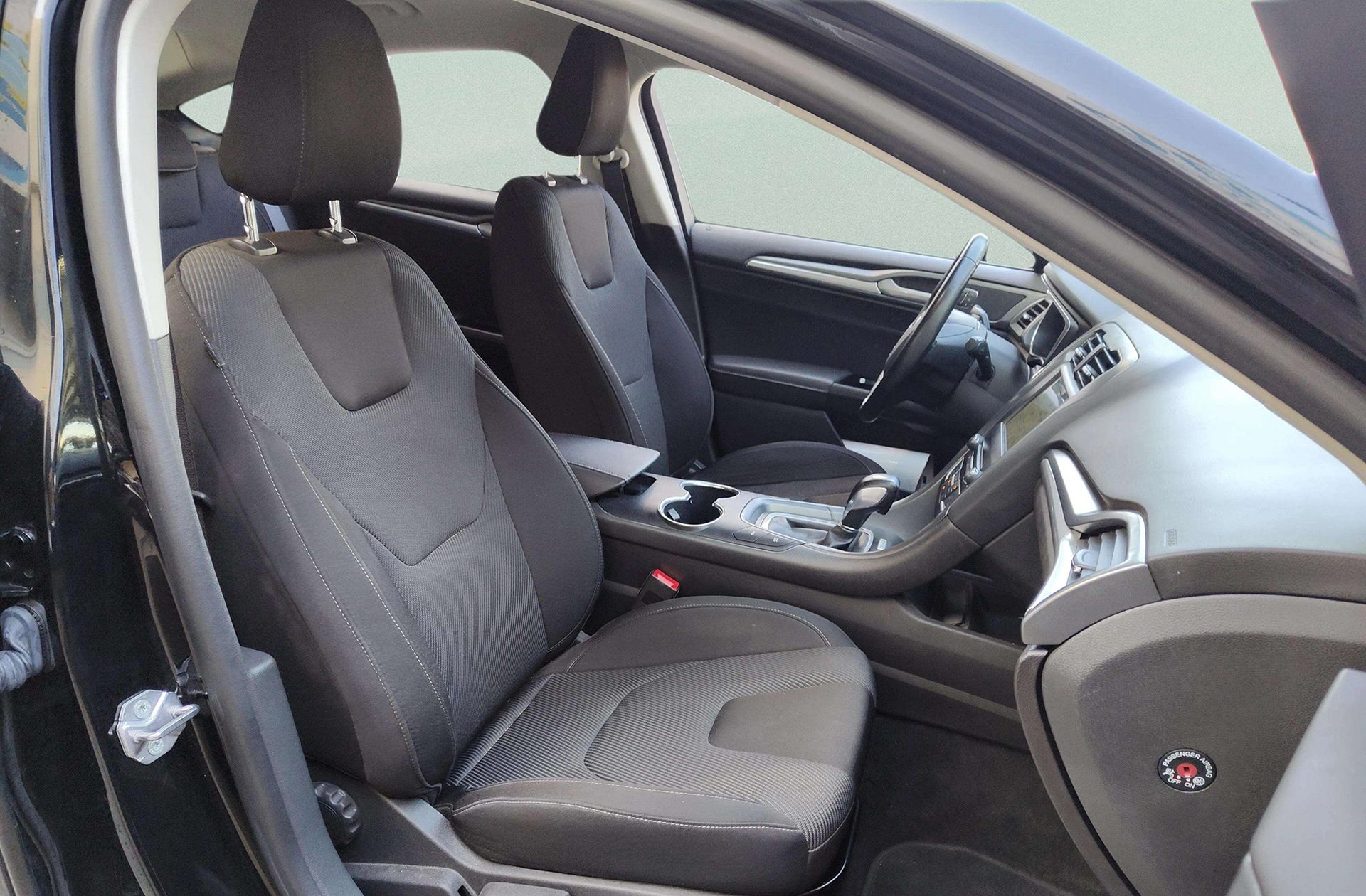 Ford Mondeo 2.0 Híbrido HEV Sedan Titanium - foto 19