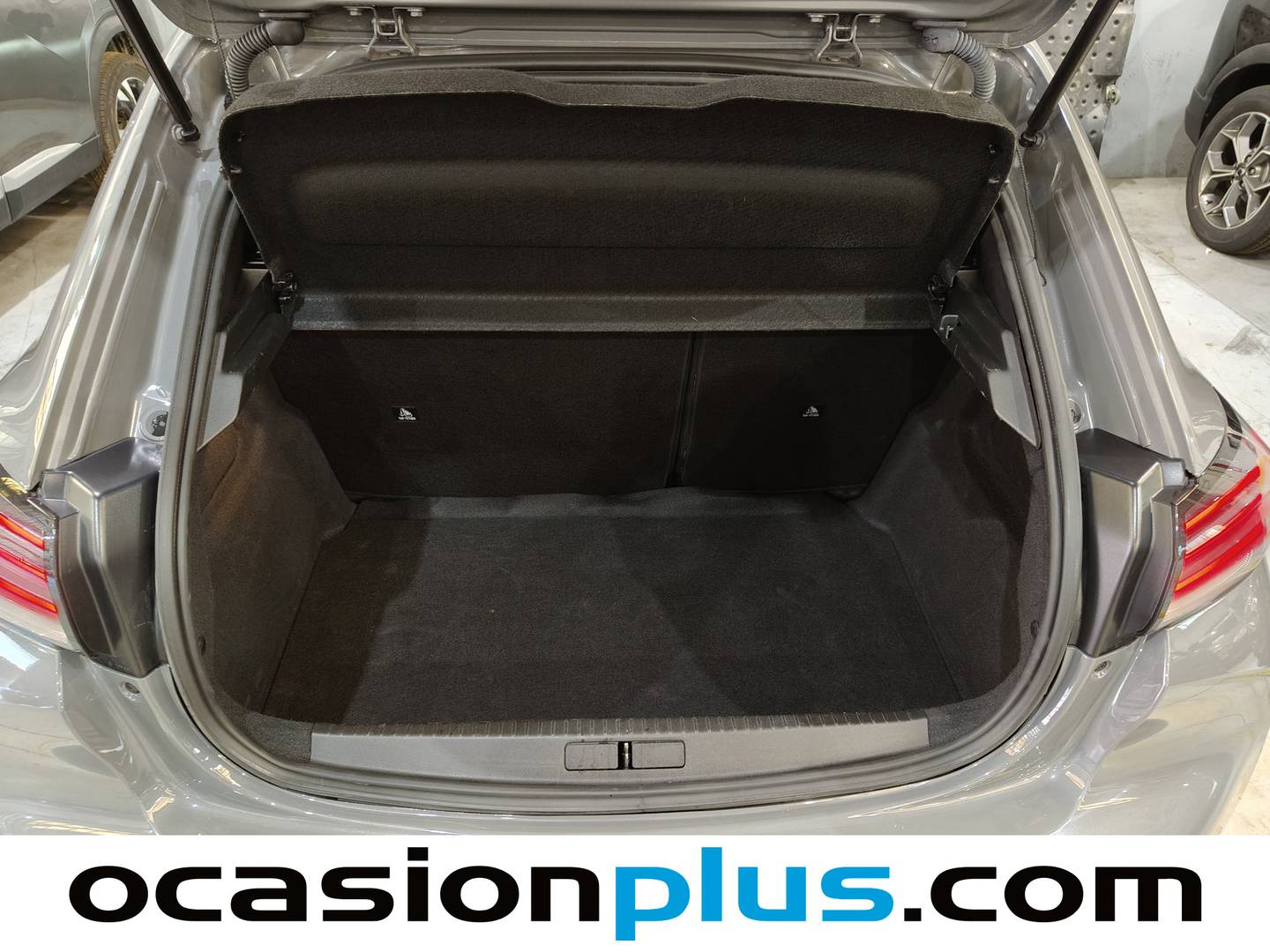 Peugeot 208 Peugeot 208 Allure Hybrid eDCS6 (100 CV) híbrido