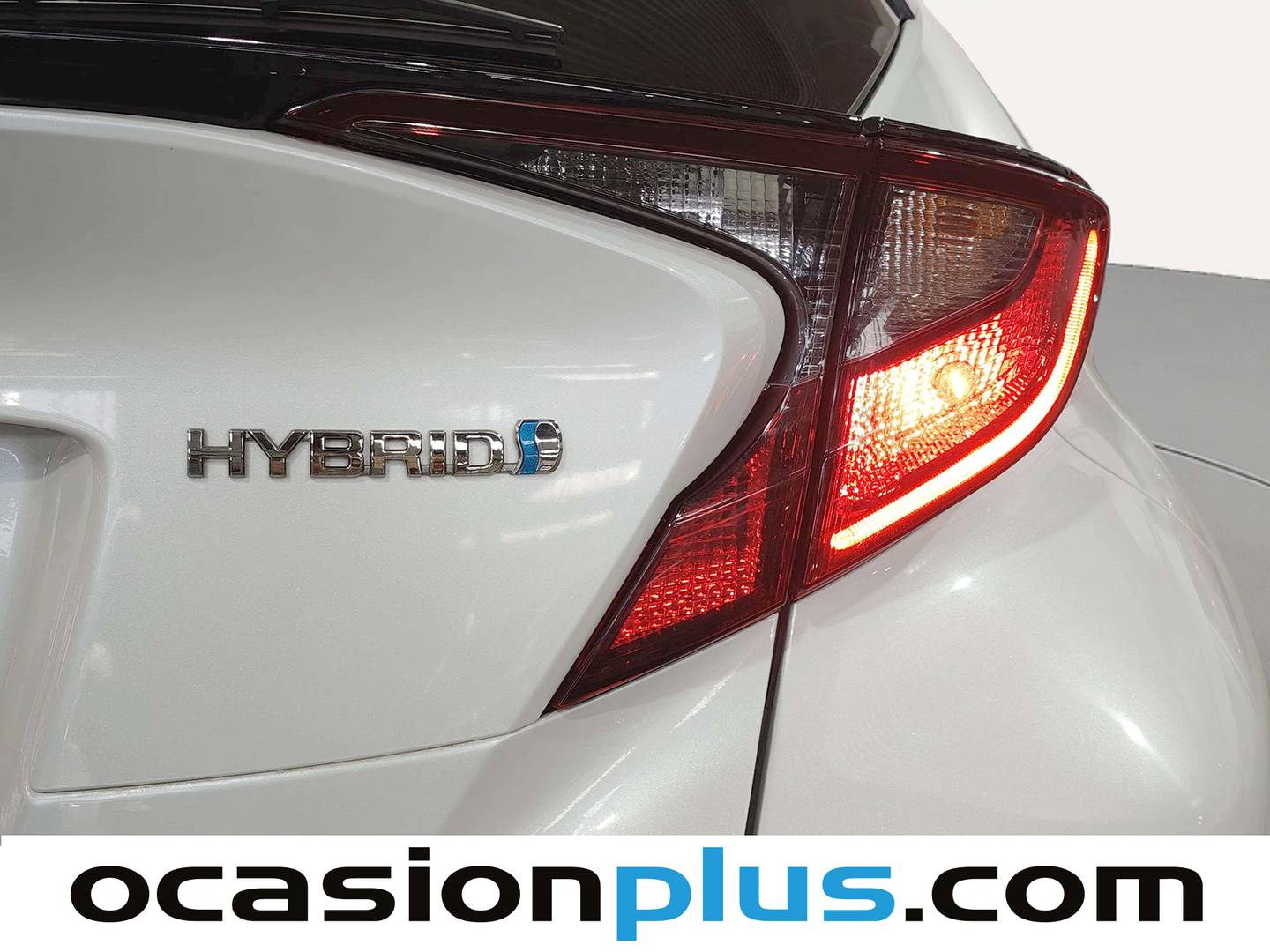 Acabados Toyota C-HR Toyota C-HR 1.8 125H Advance (122 CV)