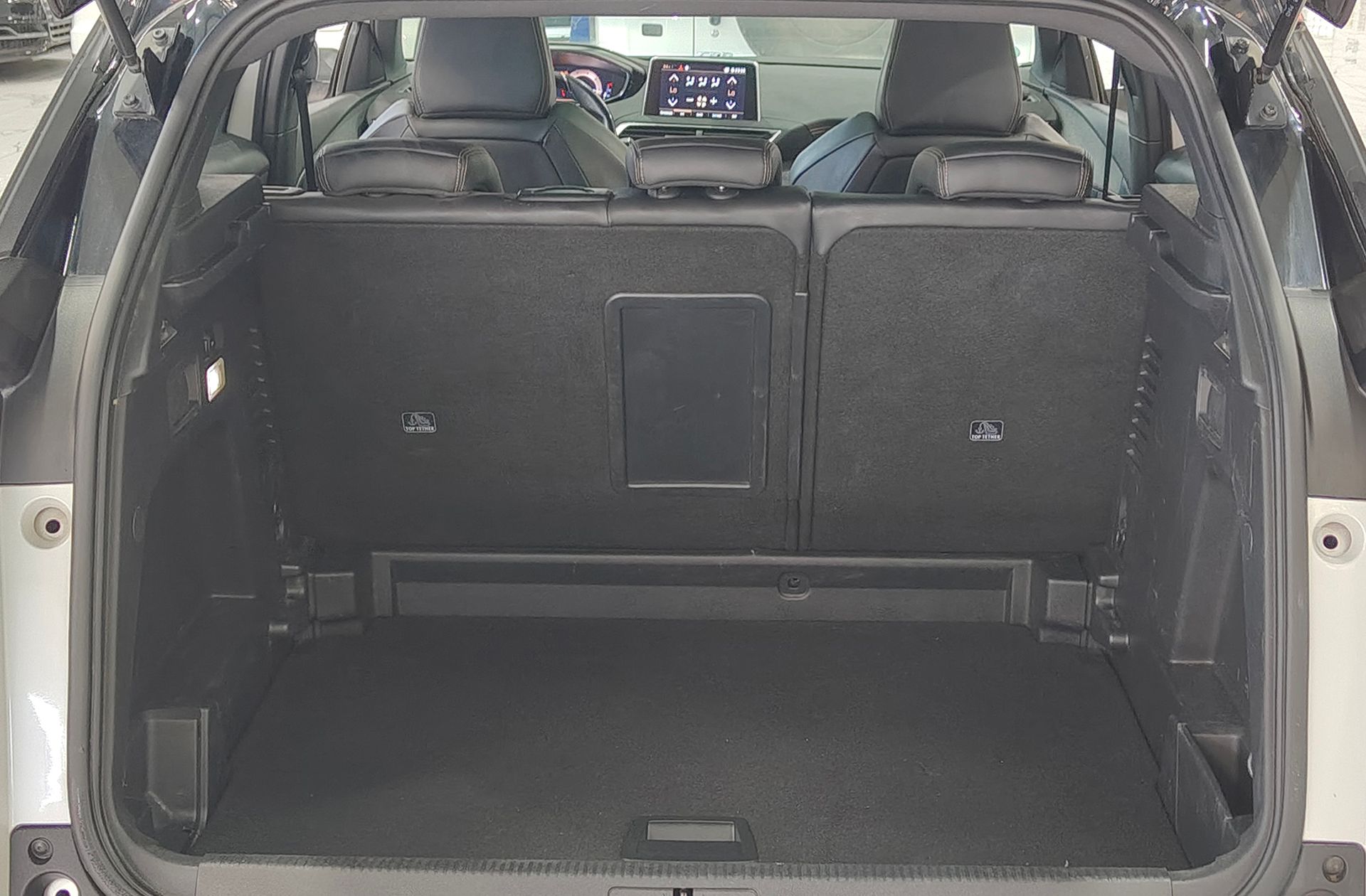 Peugeot 3008 BlueHDi 180 GT Line EAT8 - foto 19