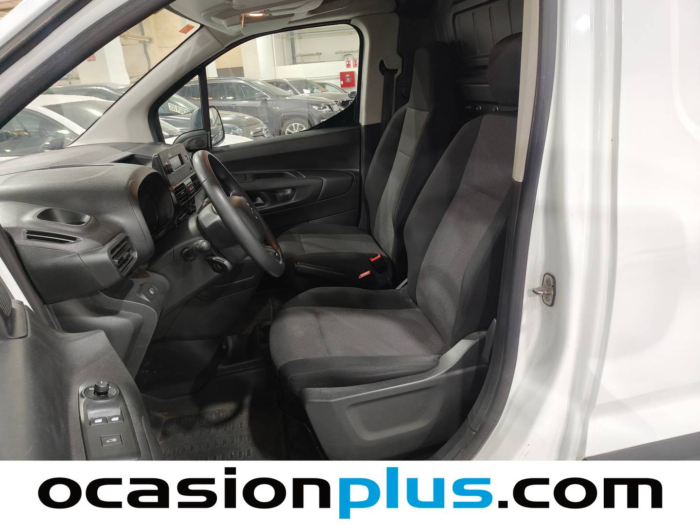Foto asientos delanteros Citroën Berlingo Citroën Berlingo Furgon BlueHDi 100 Talla M Control (102 CV)