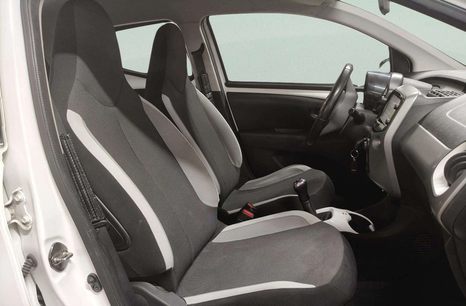 Toyota Aygo 1.0 70 x-play - foto 15