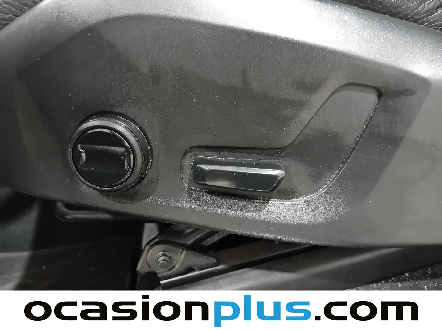 Foto Volvo XC90 Volvo XC90 T8 Momentum AWD Auto (390 CV) 7 Plazas