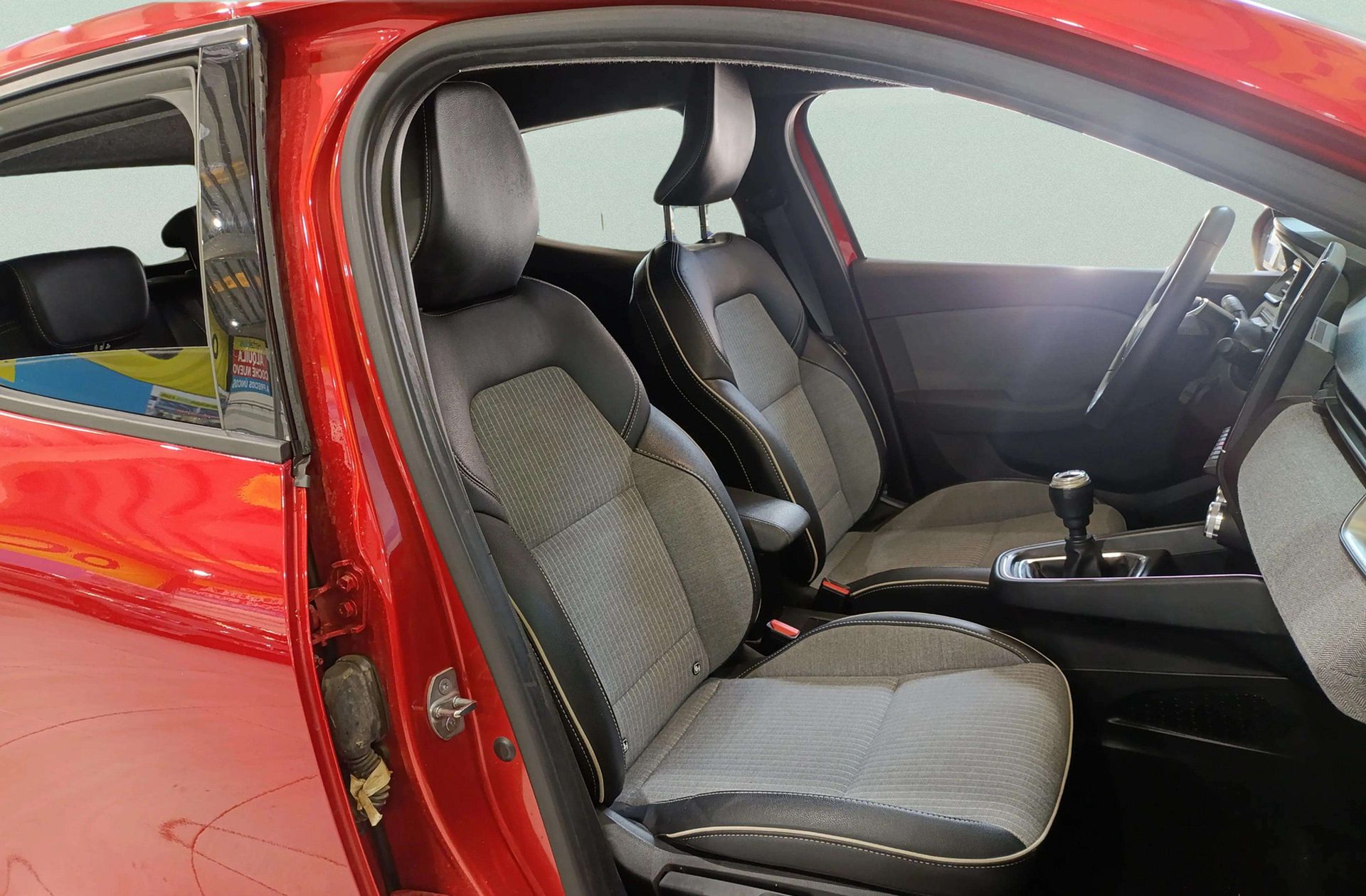 Renault Clio Techno TCe - foto 19