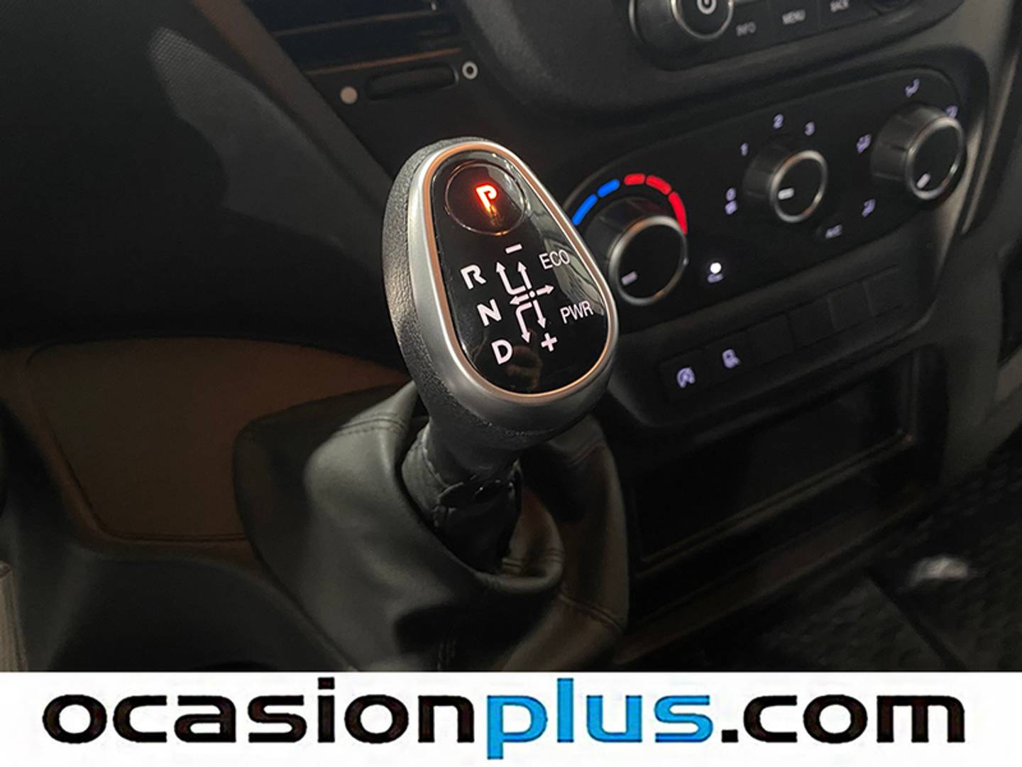 Foto Iveco Daily Iveco Daily Furgon 35S 16 V 3520L/H2 Auto (156 CV)