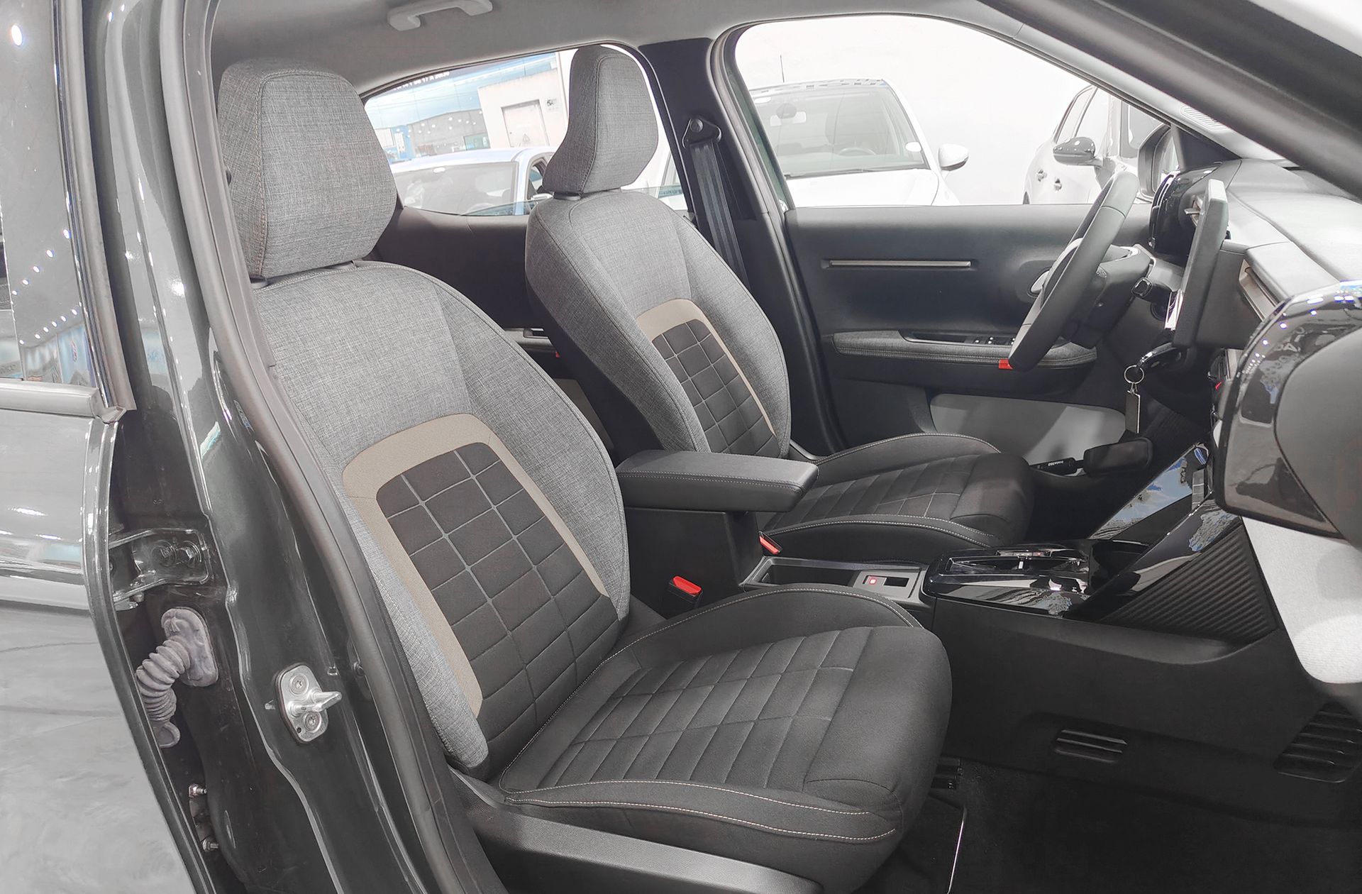 Citroën C3 Aircross Hybrid 136 Plus e-DCS6 - foto 18