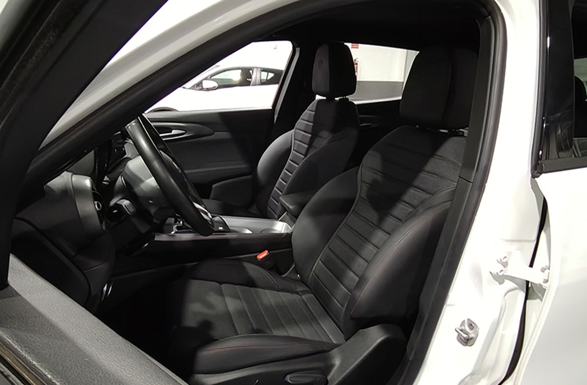 Alfa Romeo Tonale 1.5 MHEV Sprint FWD - foto 12