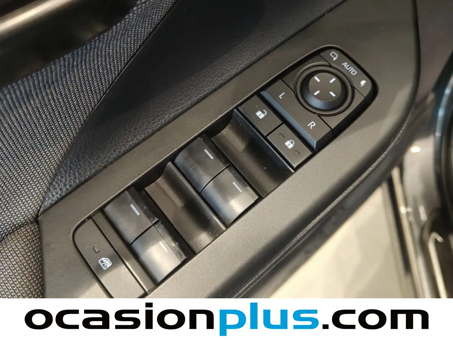 Foto Toyota C-HR Toyota C-HR 140H Advance (140 CV)