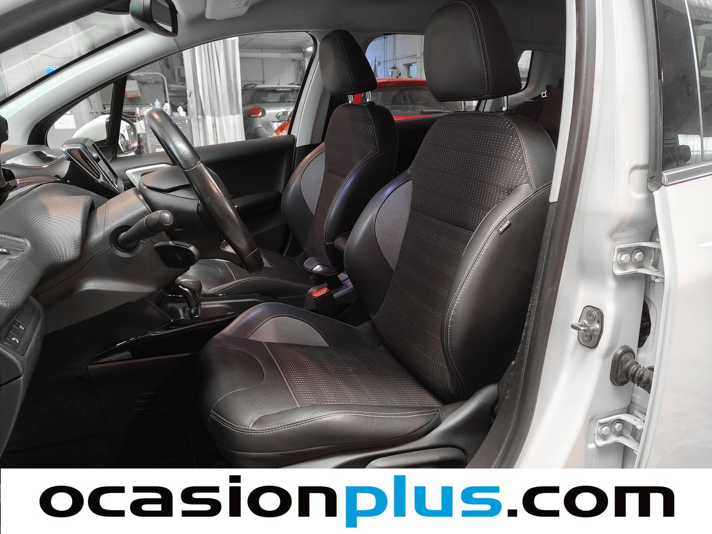 Peugeot 2008 Peugeot 2008 BlueHDi 120 Allure Auto (120 CV) de segunda mano