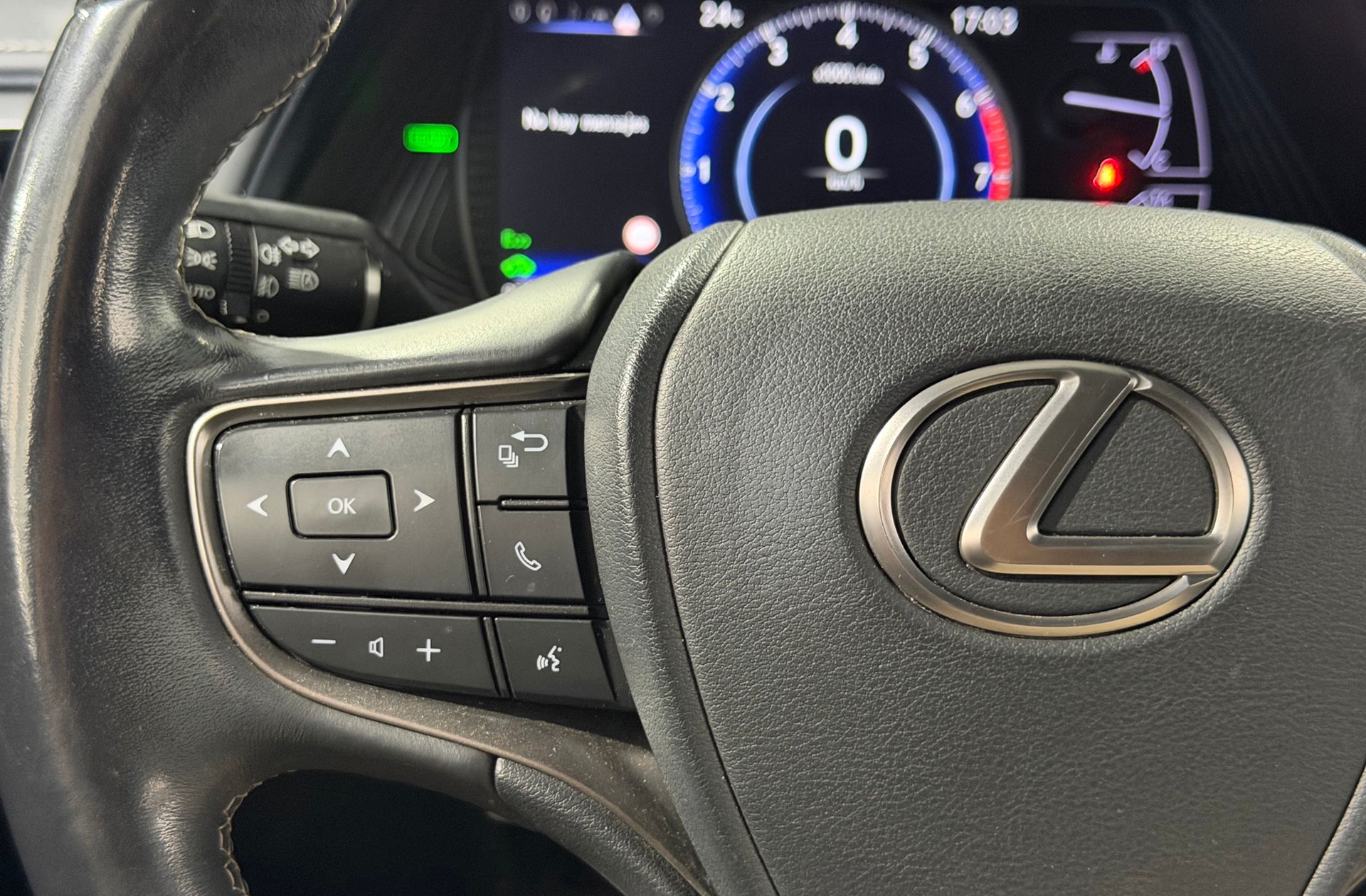 Lexus UX 250h Business Navigation 2WD - foto 25