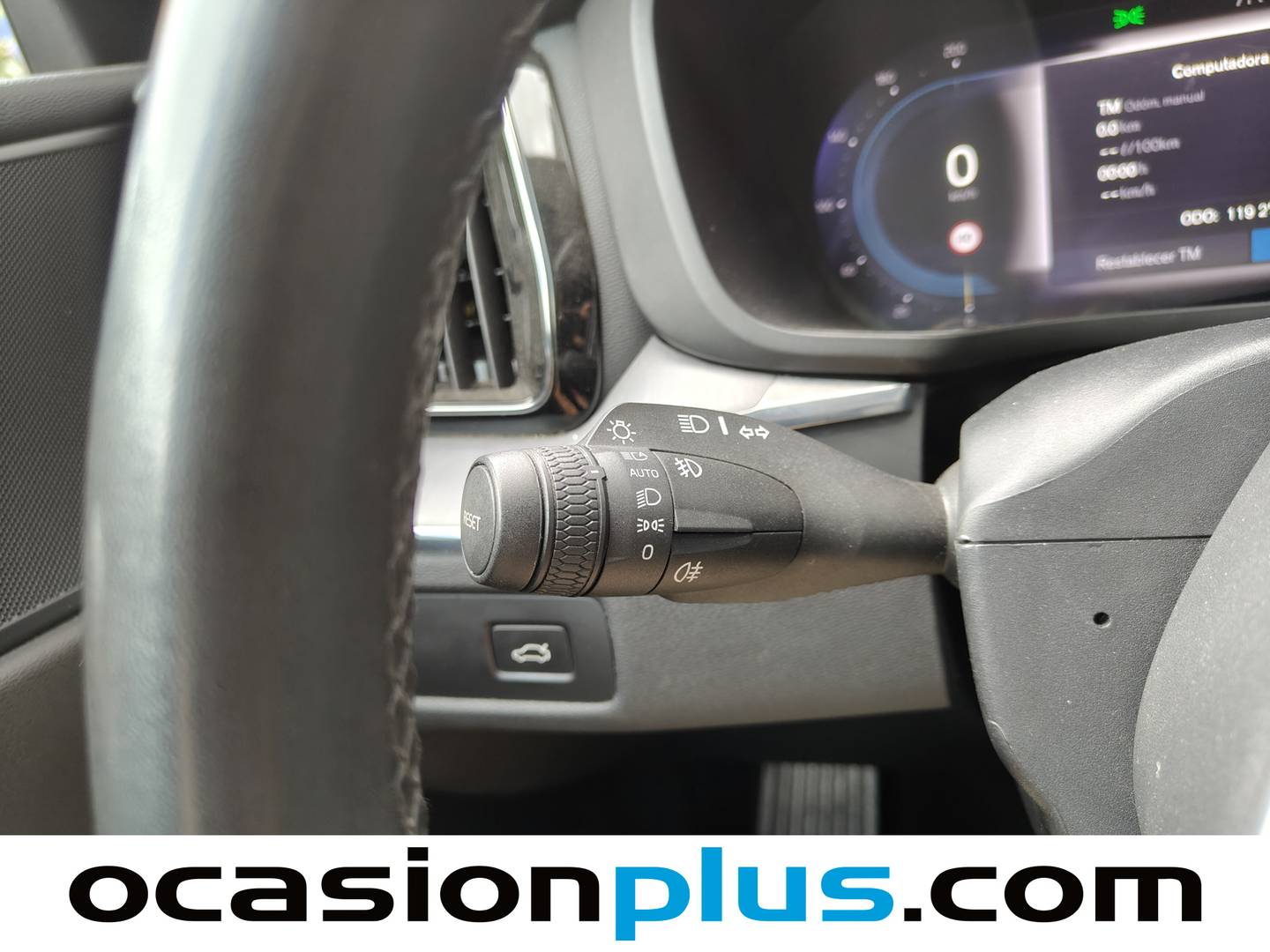 Foto Volvo XC60 Volvo XC60 B4 D Momentum Pro Auto (197 CV)