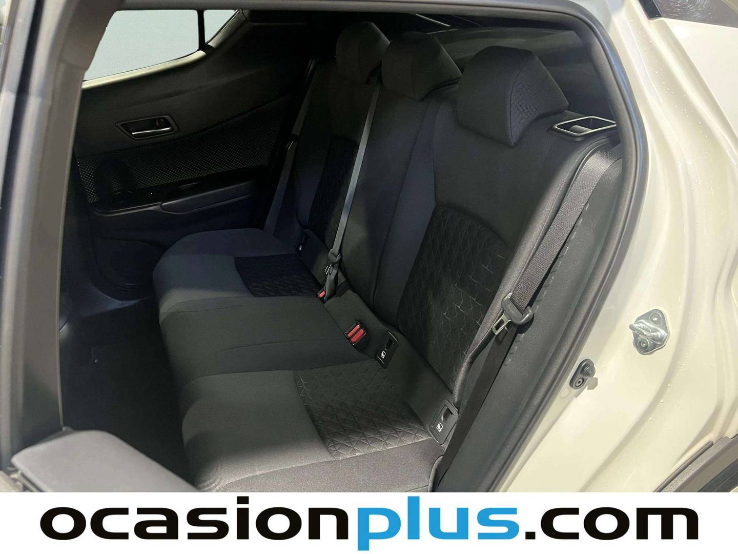 Foto asientos traseros Toyota C-HR Toyota C-HR 180H Advance (184 CV)