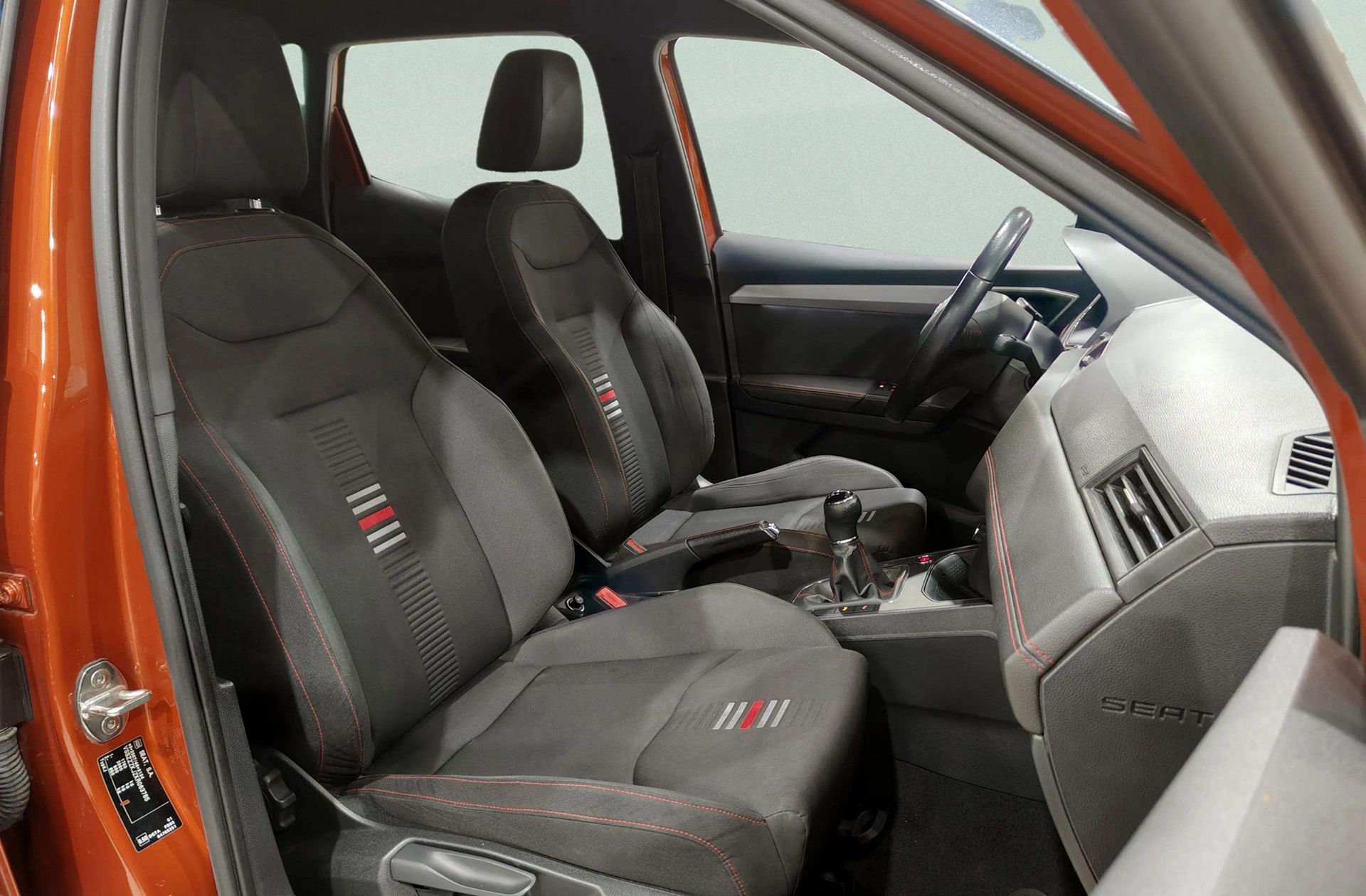 SEAT Arona 1.6 TDI Ecomotive FR - foto 20