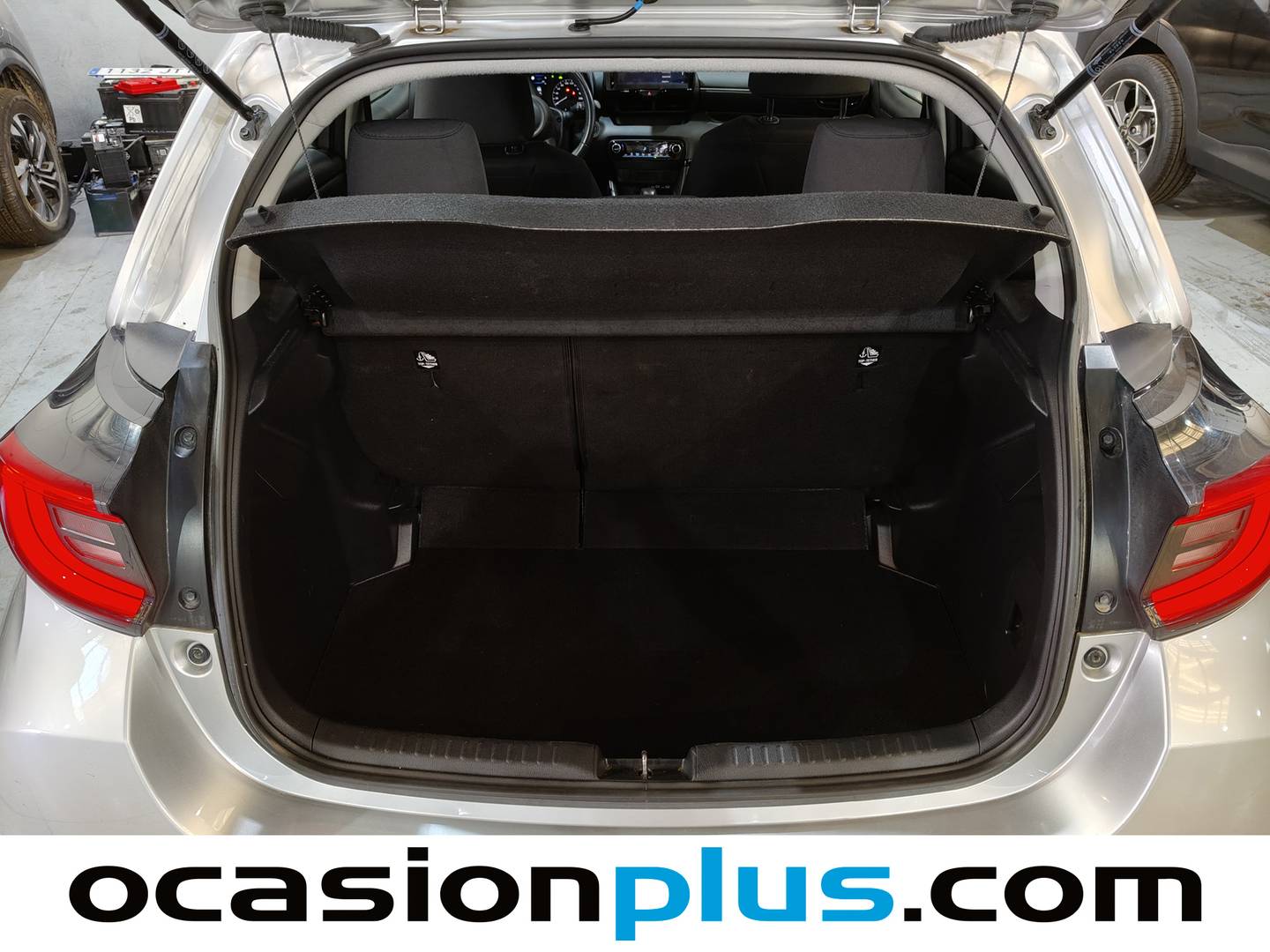 Foto asientos delanteros Toyota Yaris Toyota Yaris 120H Active Plus (116 CV)