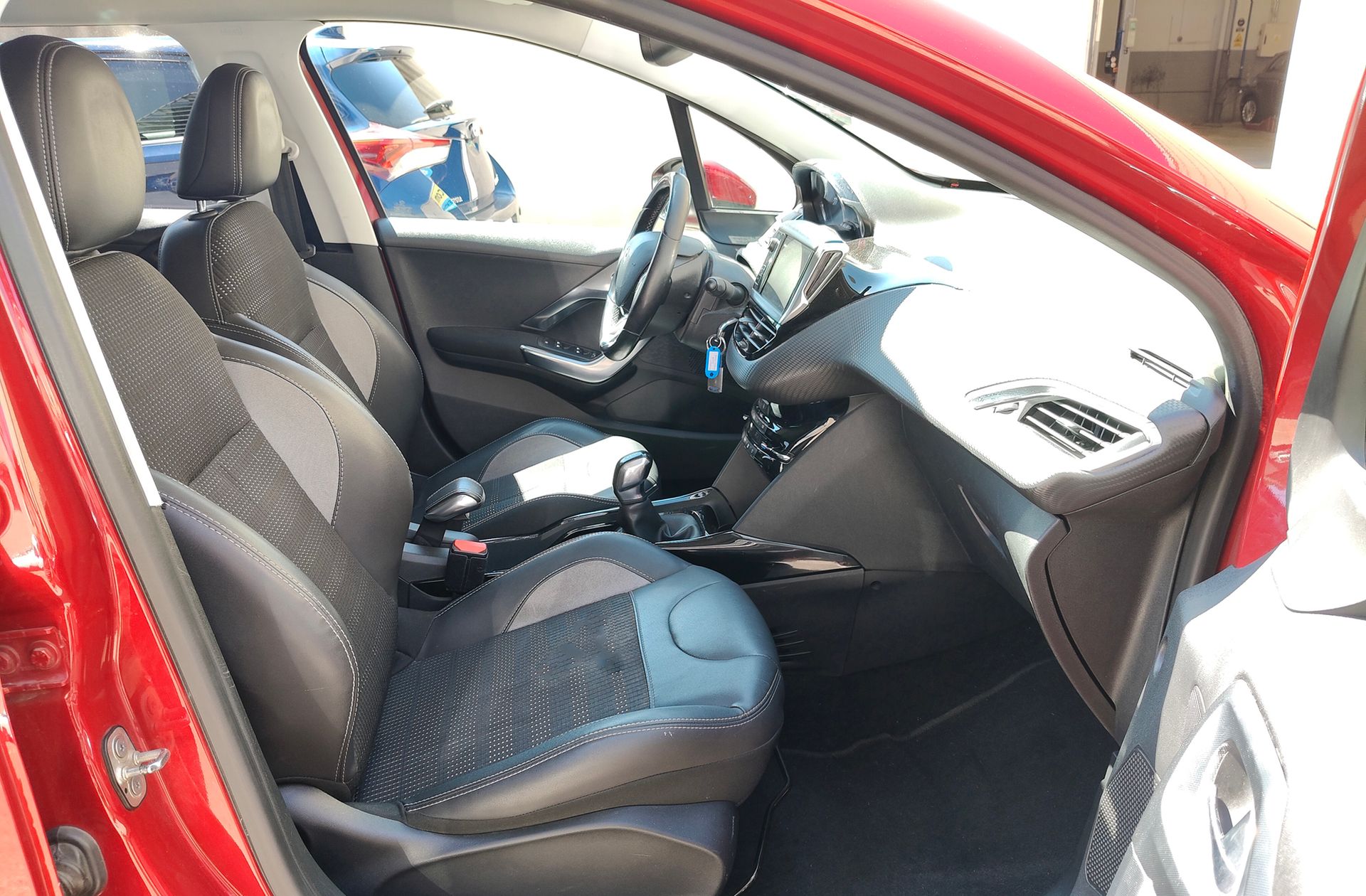 Peugeot 2008 PureTech 110 Allure - foto 17