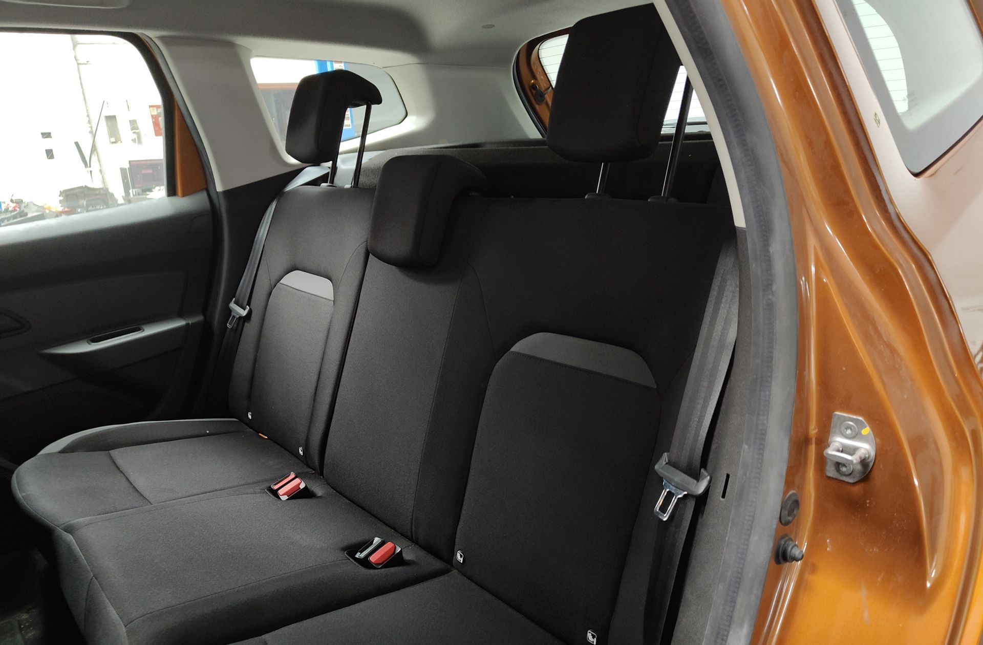 Dacia Duster Essential TCe 4x2 GLP - foto 10