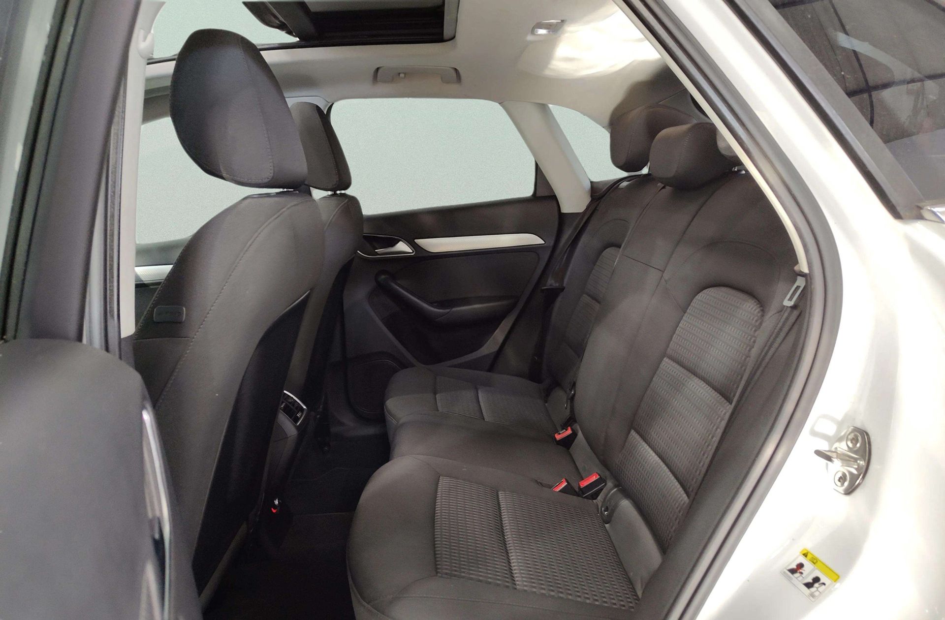 Audi Q3 design edition 2.0 TDI - foto 12