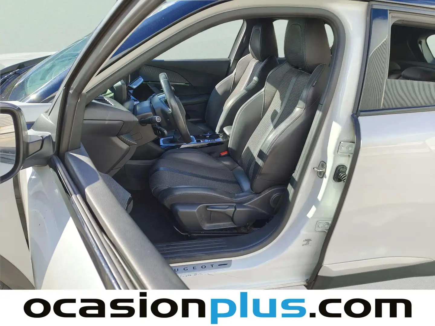 Foto Peugeot 2008 Peugeot 2008 PureTech 130 S&S GT (130 CV)