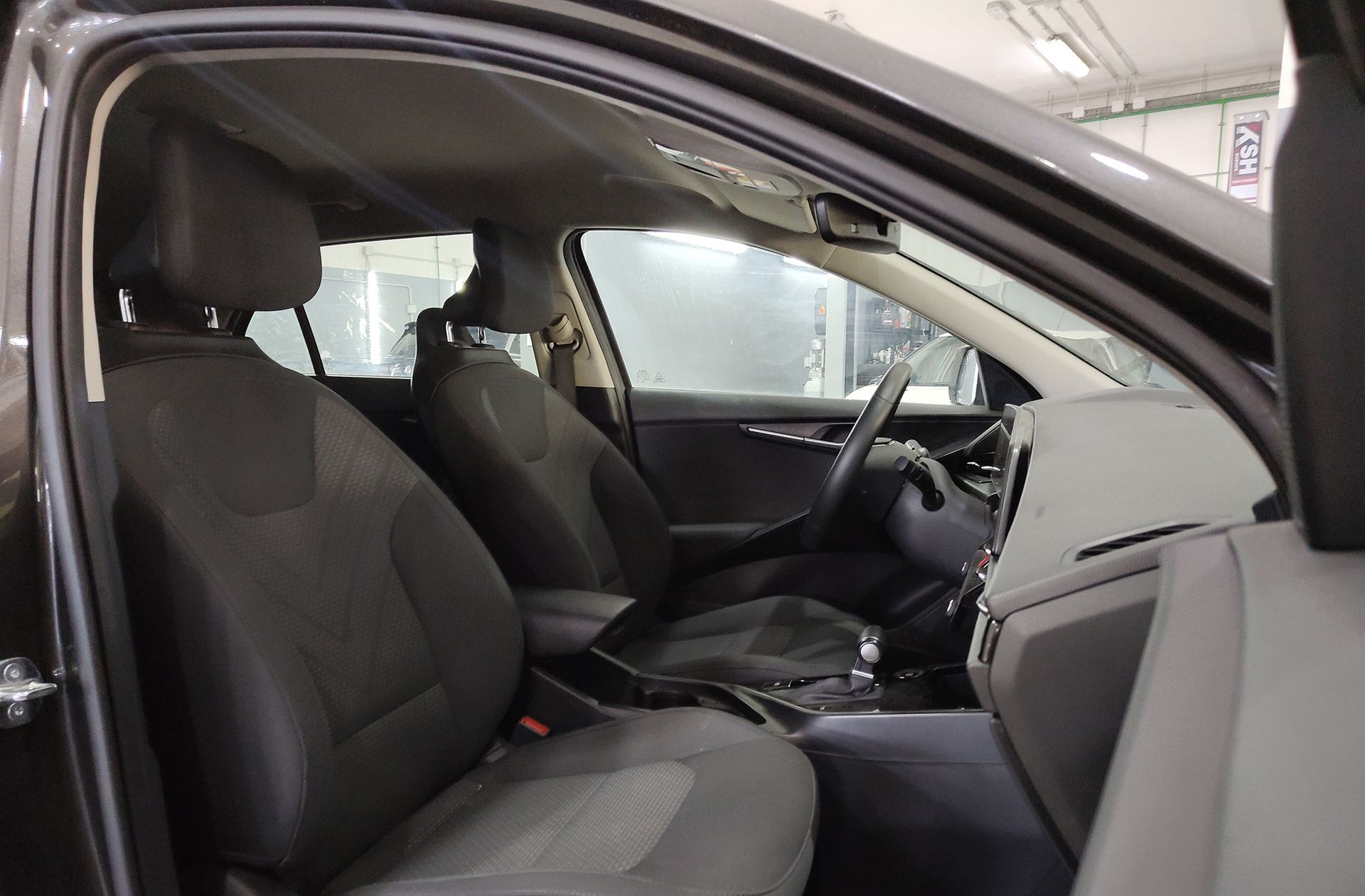 Kia Niro 1.6 GDi HEV Concept - foto 17