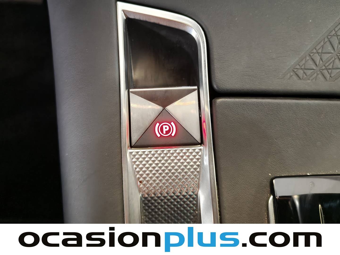 Foto DS DS 7 Crossback DS DS7 Crossback E-Tense 300 Louvre 4WD Auto (300 CV)