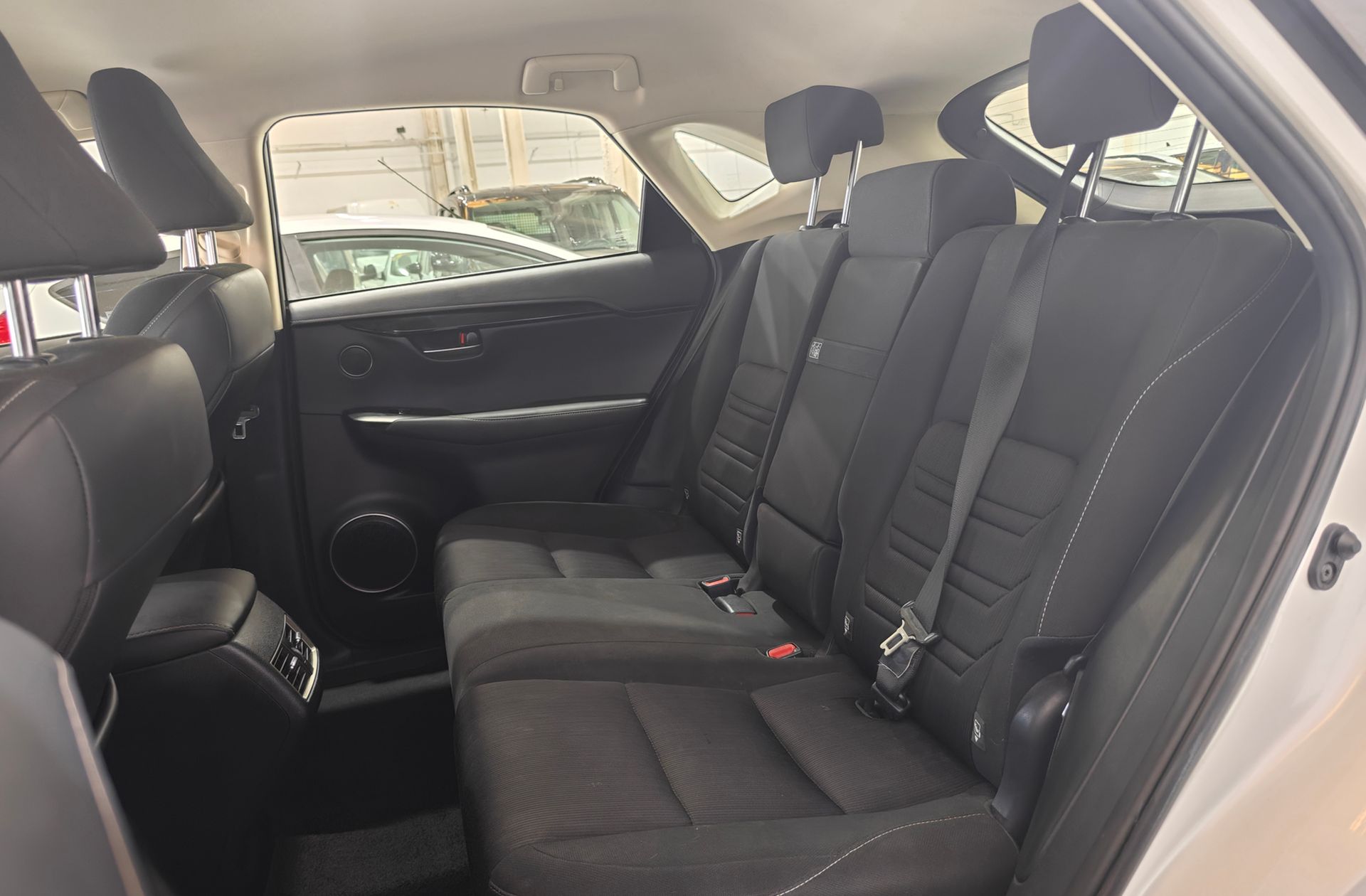 Lexus NX 300h Business 2WD - foto 10