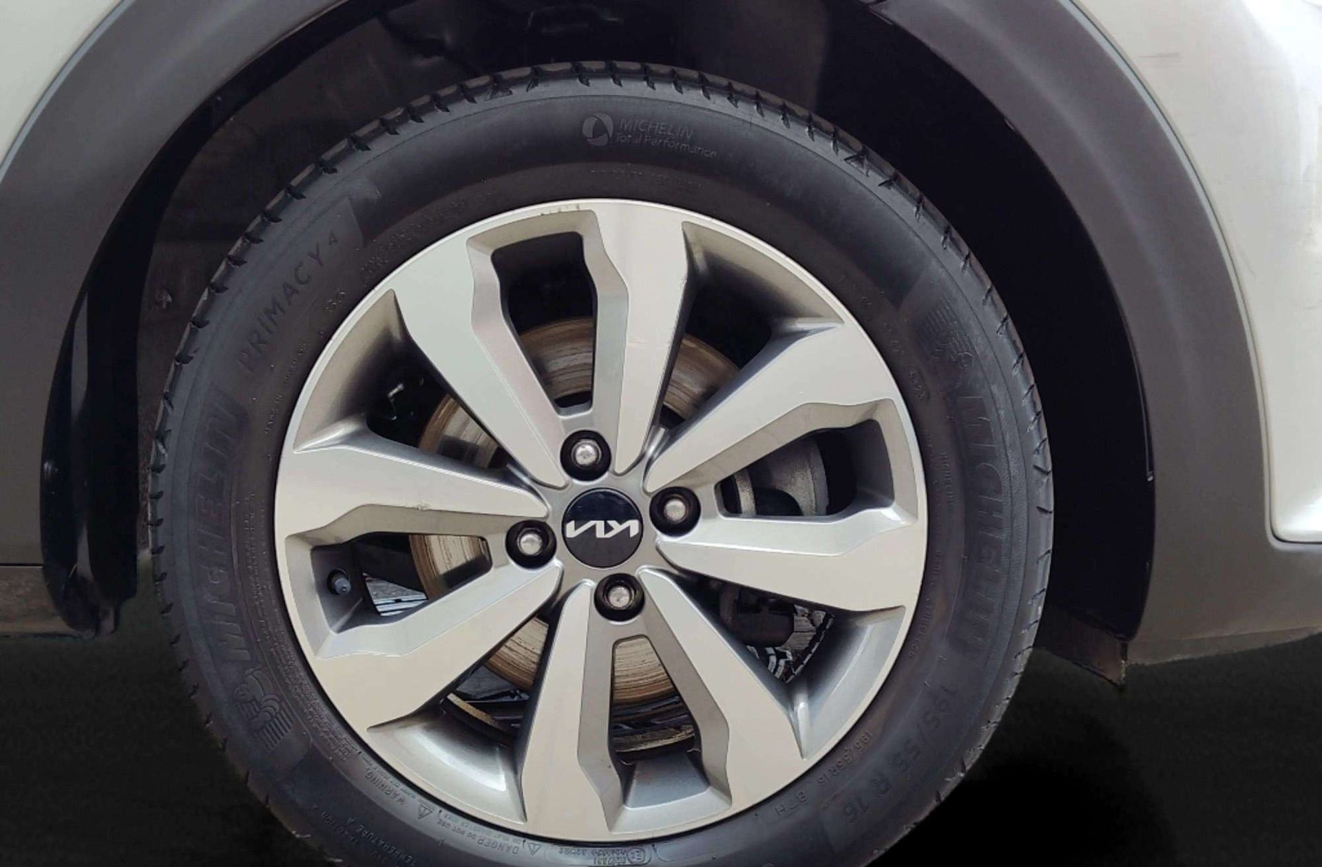 Kia Stonic 1.0 T-GDi Drive - foto 32