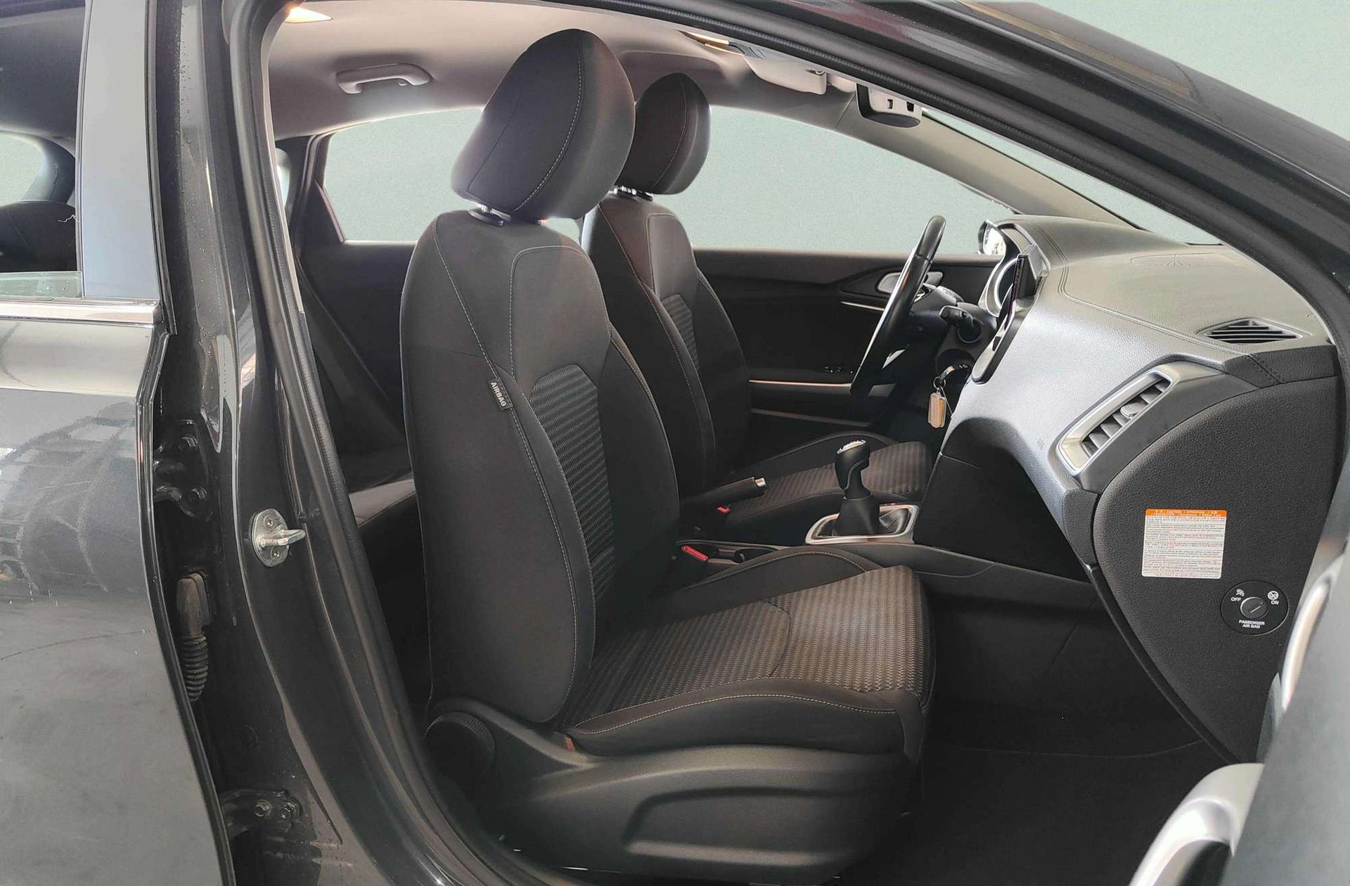 Kia Ceed 1.6 MHEV iMT Drive - foto 18