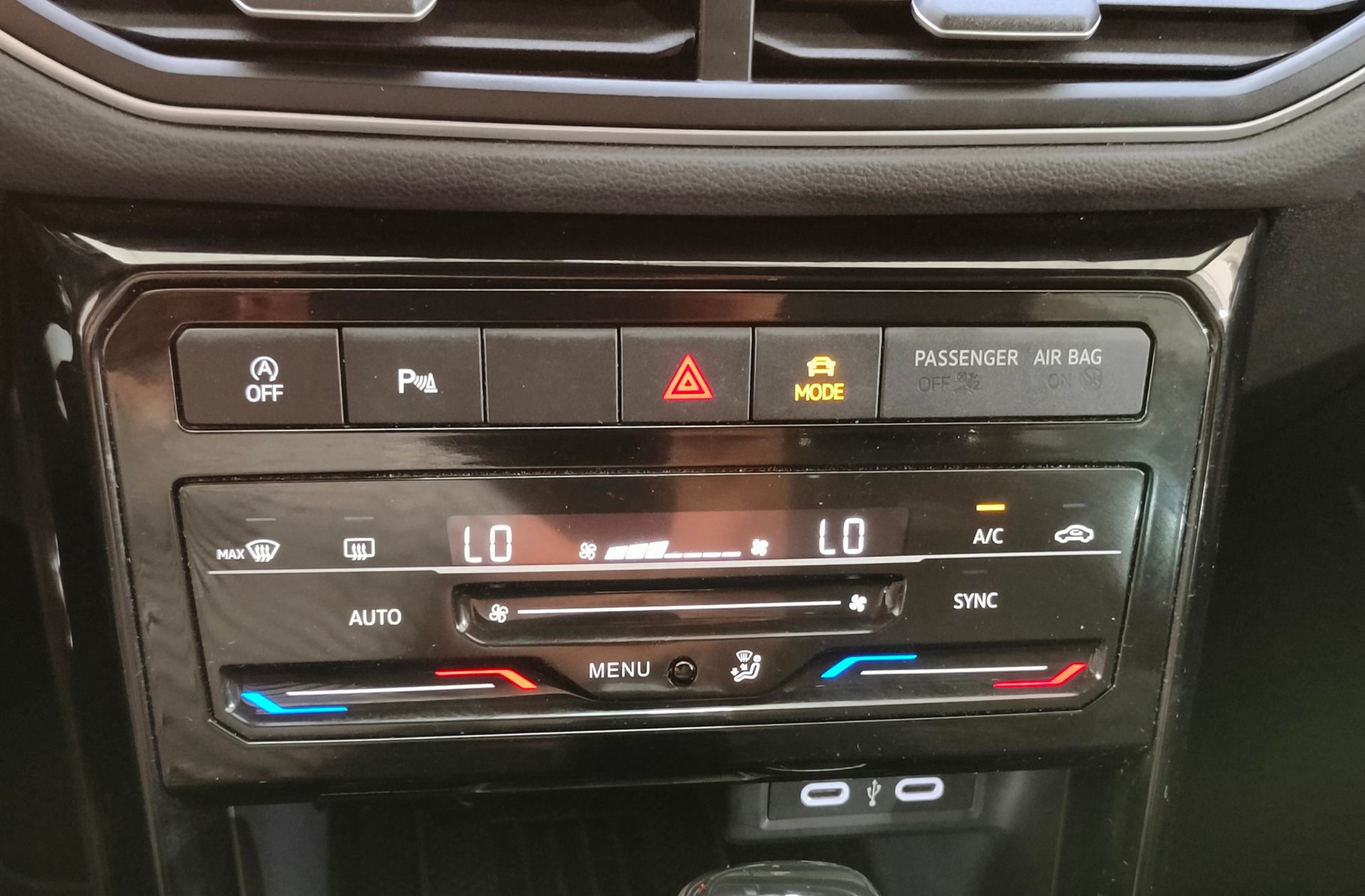 Volkswagen T-Cross R-Line 1.0 TSI DSG - foto 35