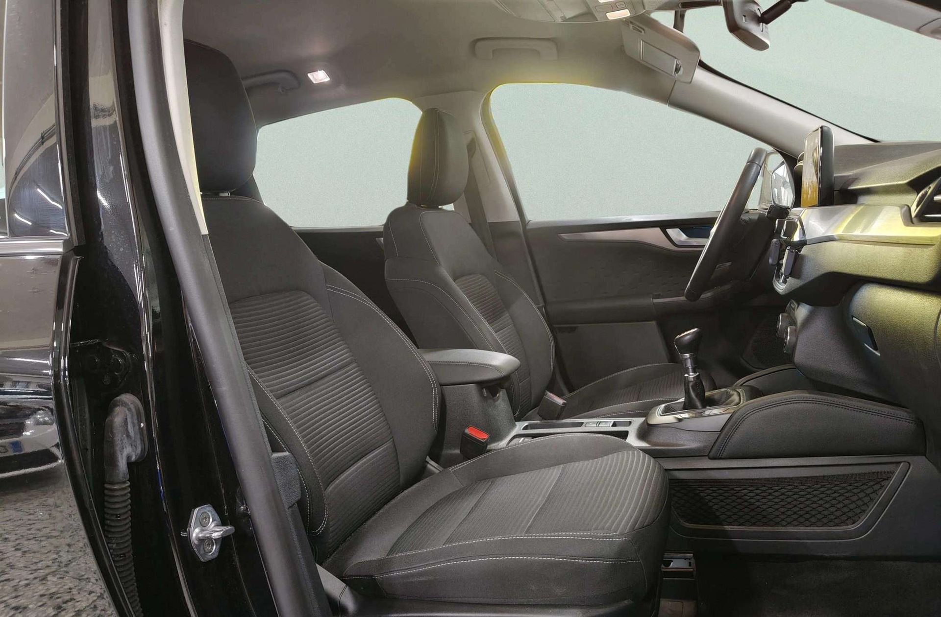 Ford Kuga 2.0 EcoBlue MHEV Titanium - foto 20