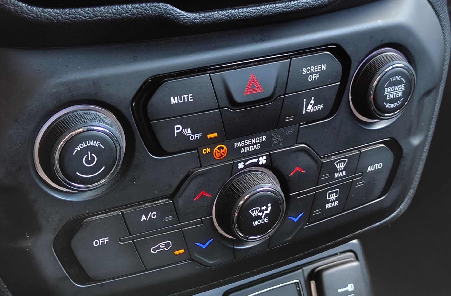 Jeep Renegade eHybrid 1.5 Limited ATX - foto 29