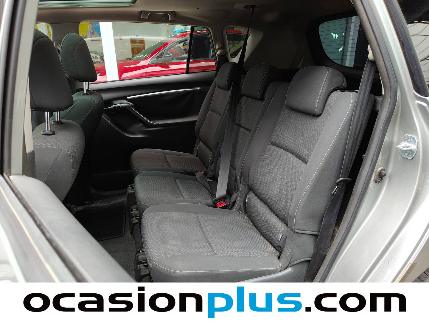 Foto asientos traseros Toyota Verso Toyota Verso 120D Advance (124 CV)