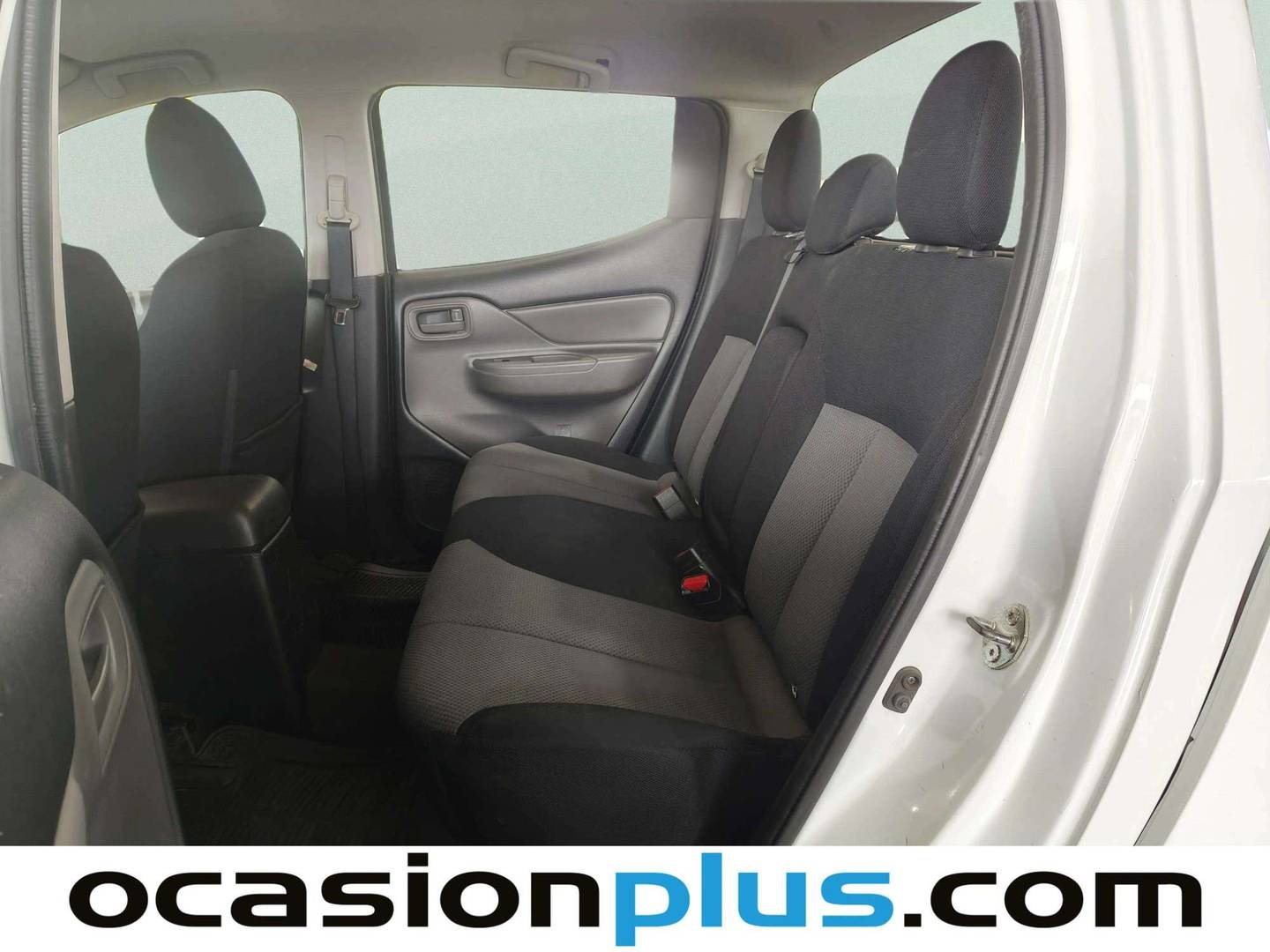 Foto asientos traseros Mitsubishi L200 Mitsubishi L200 2.5DI-D Double Cab M-PRO (154 CV)