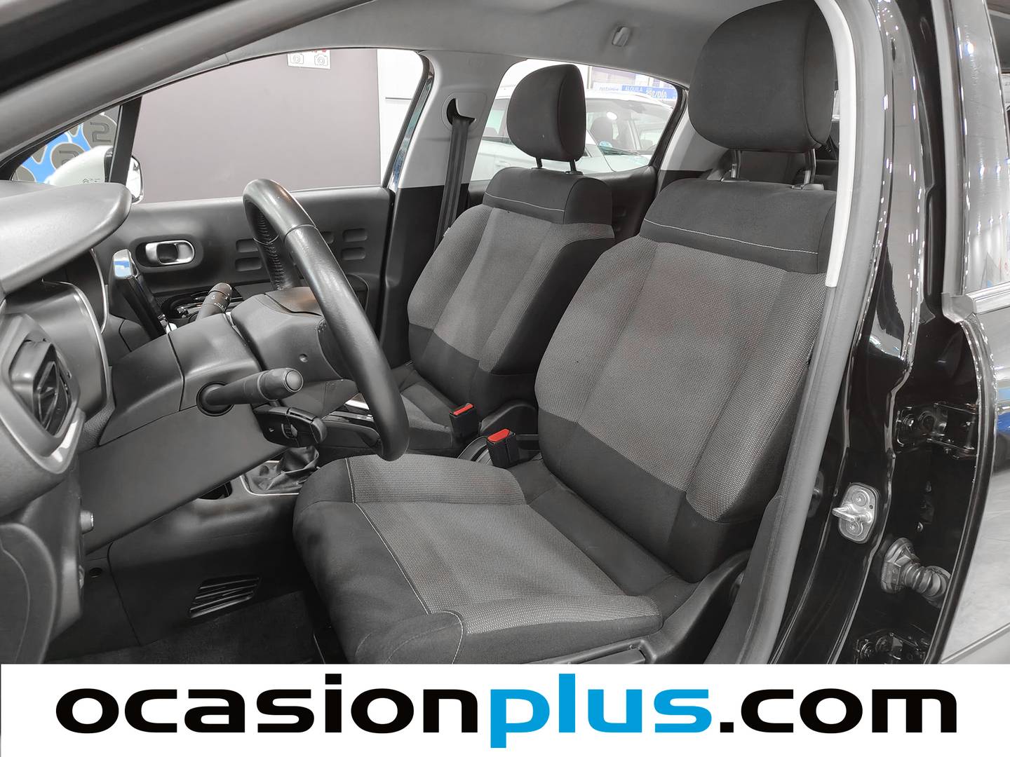 Foto asientos delanteros Citroën C3 Citroën C3 PureTech 110 S&S Shine (110 CV)