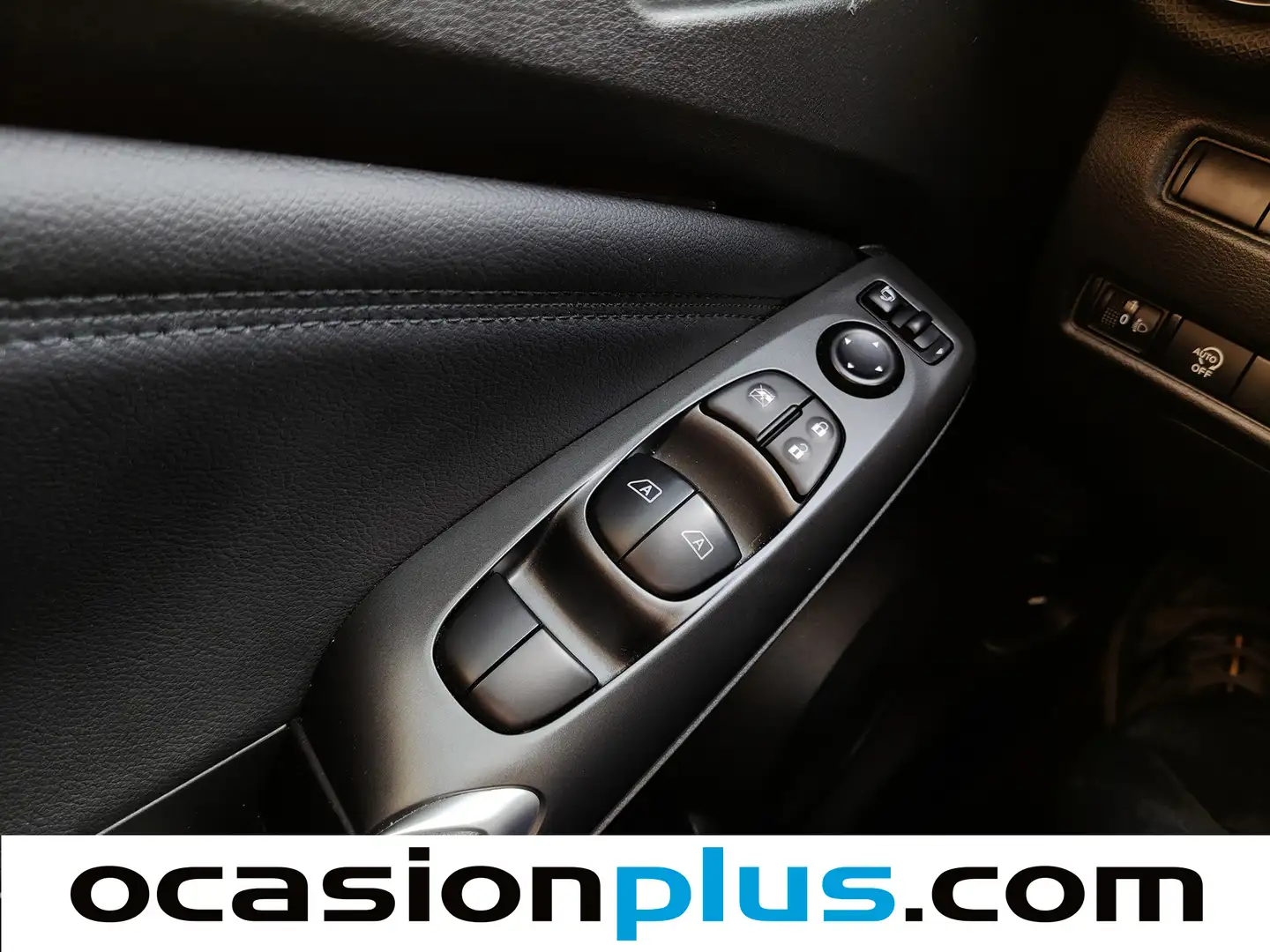 Foto Nissan JUKE Nissan Juke DIG-T N-Connecta 4x2 DCT (114 CV)