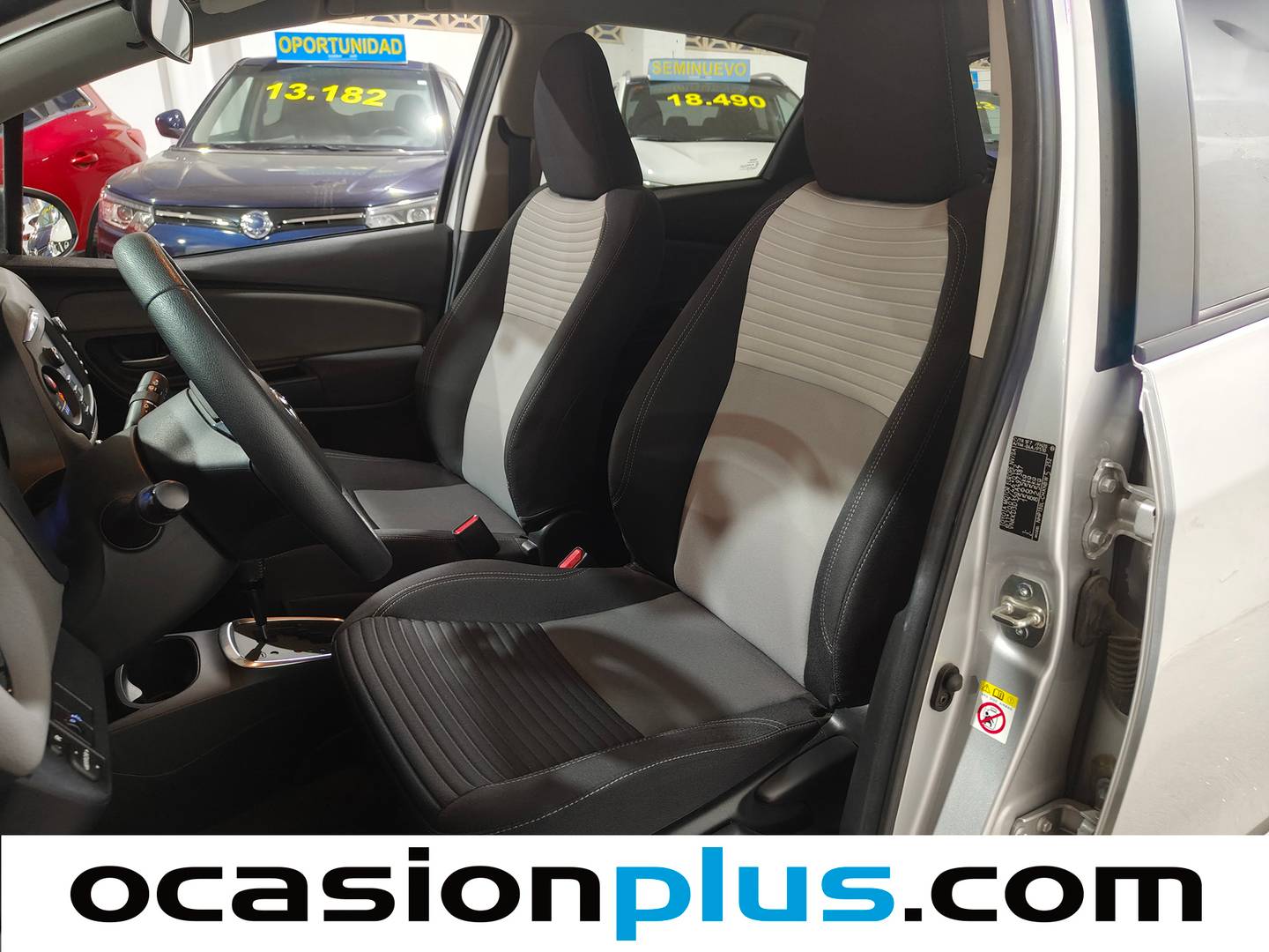 Foto asientos delanteros Toyota Yaris Toyota Yaris 1.5 Hybrid Advance (100 CV)