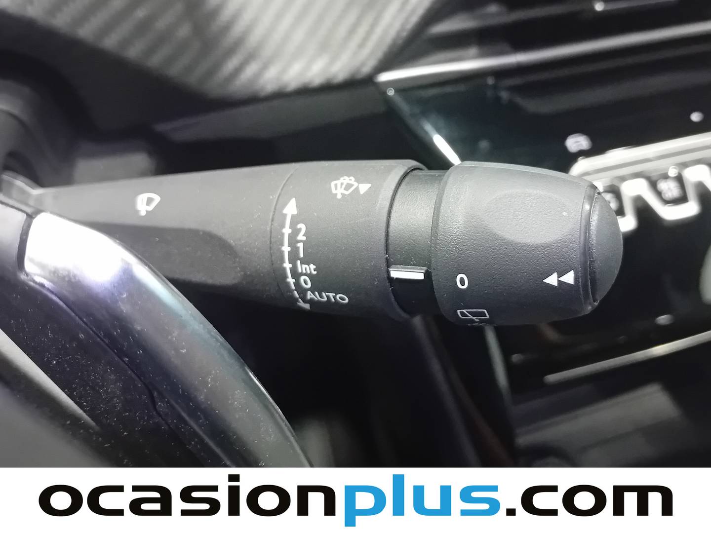 Foto Peugeot 2008 Peugeot 2008 Allure Hybrid eDCS6 (136 CV)