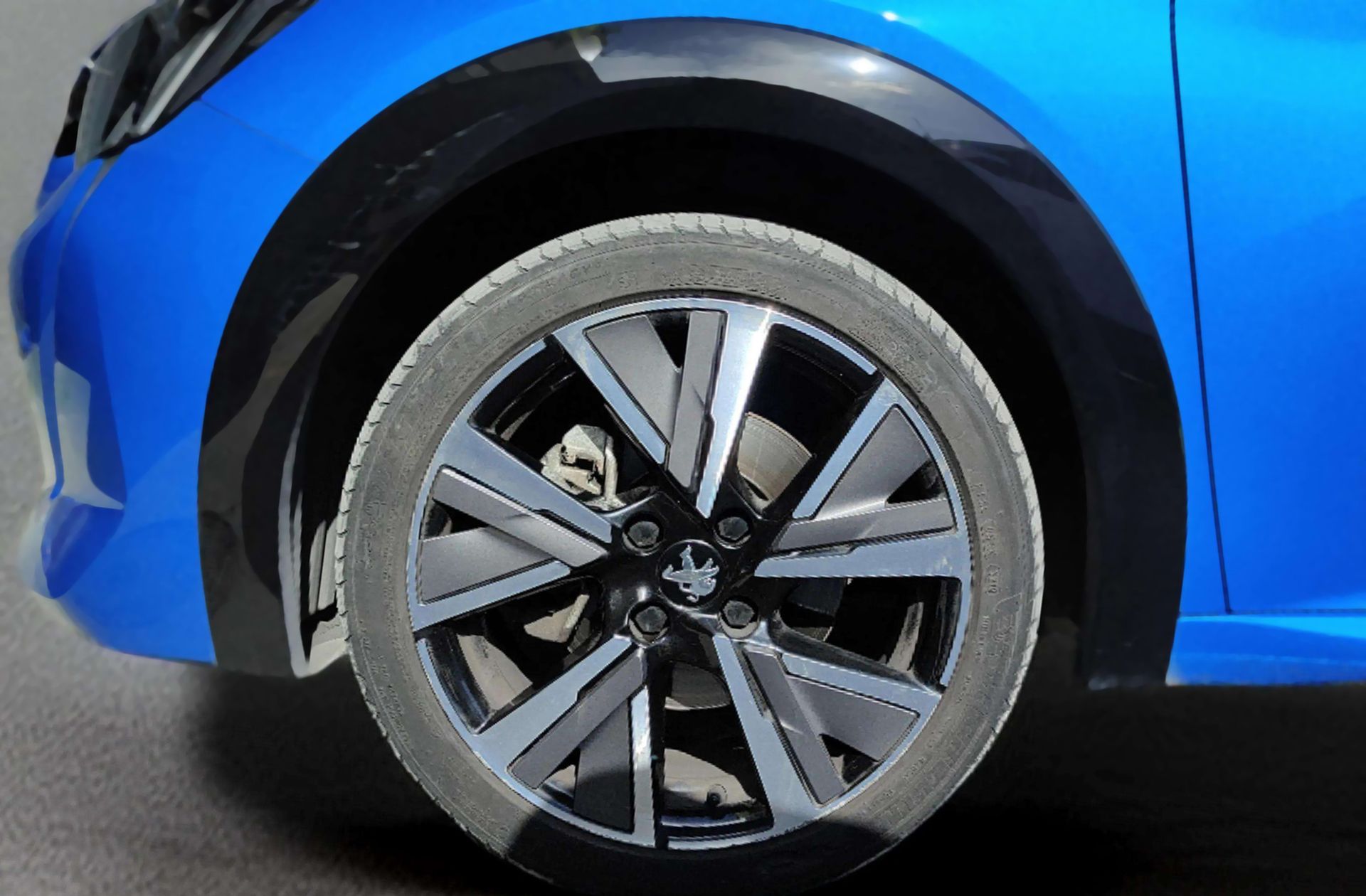 Peugeot 208 PureTech 130 GT Line EAT8 - foto 43
