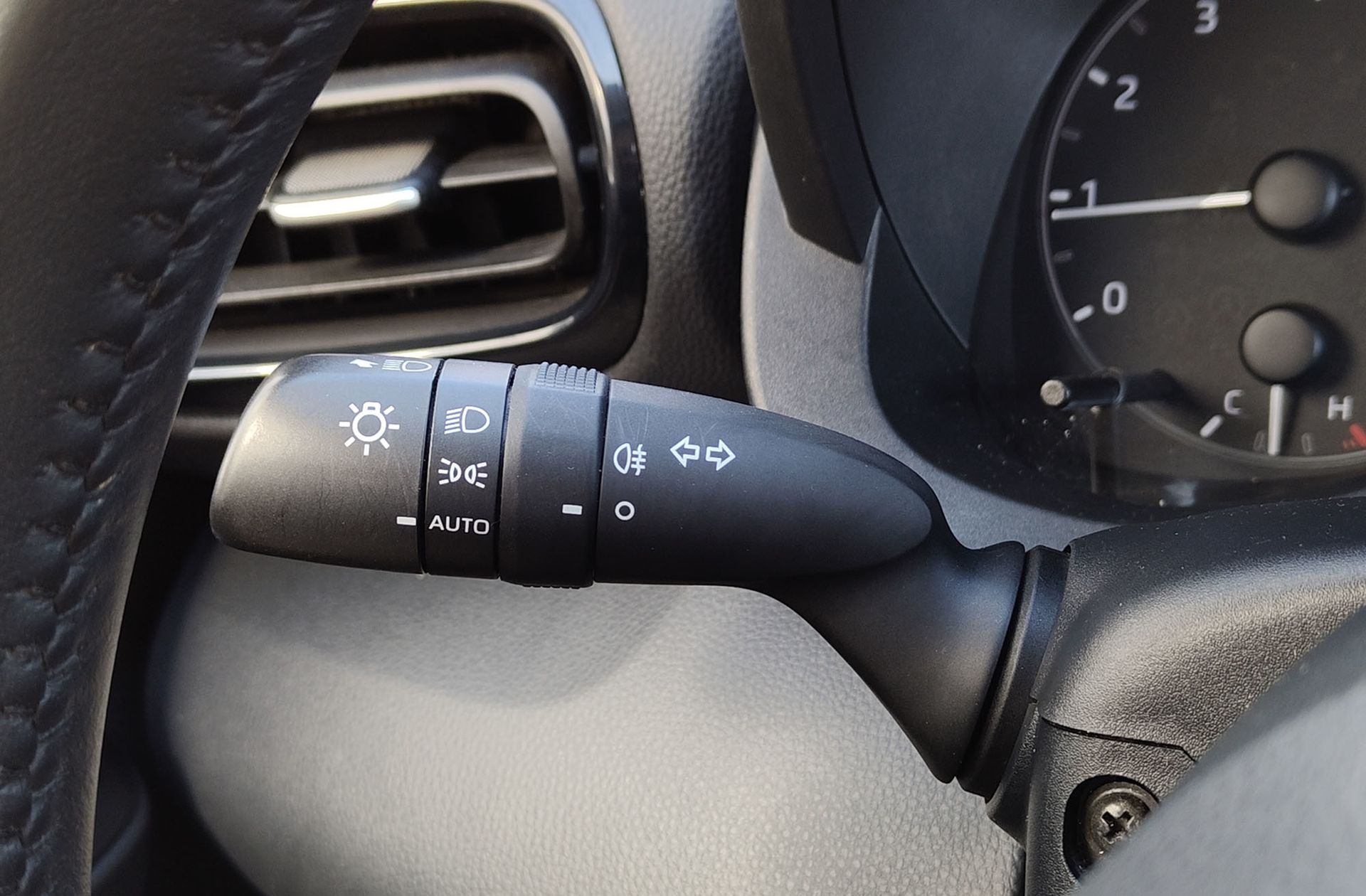 Toyota Yaris 1.5 S-Edition - foto 21