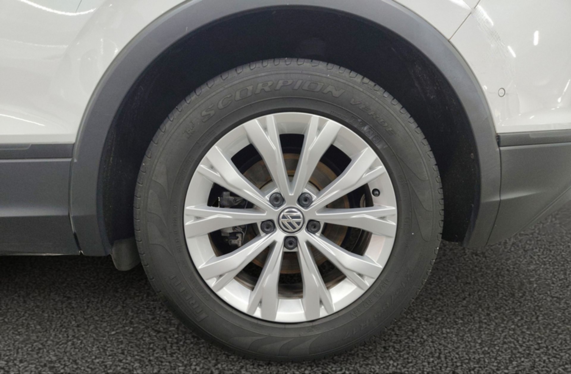 Volkswagen Tiguan Edition 1.4 TSI - foto 33
