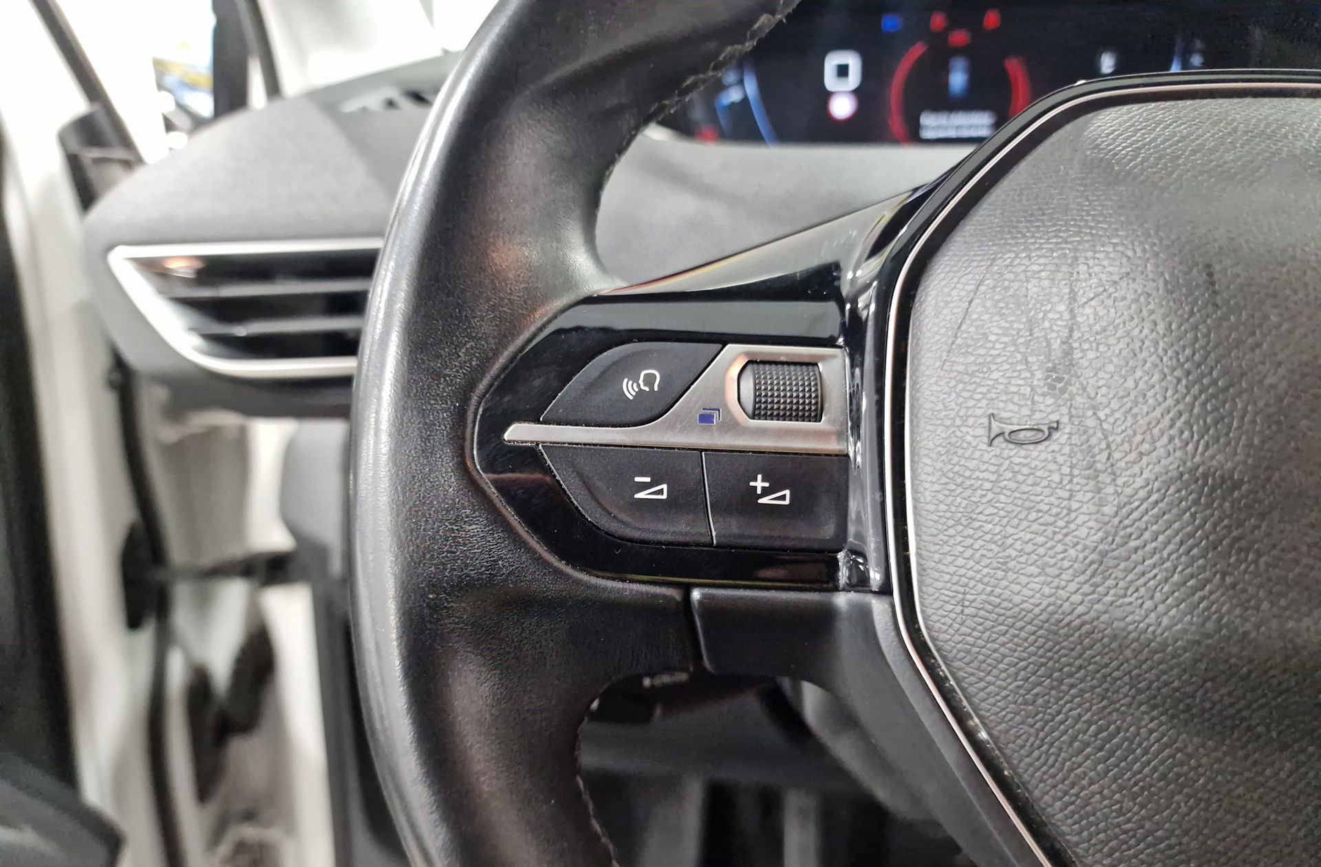 Peugeot 3008 PureTech 130 Active - foto 24