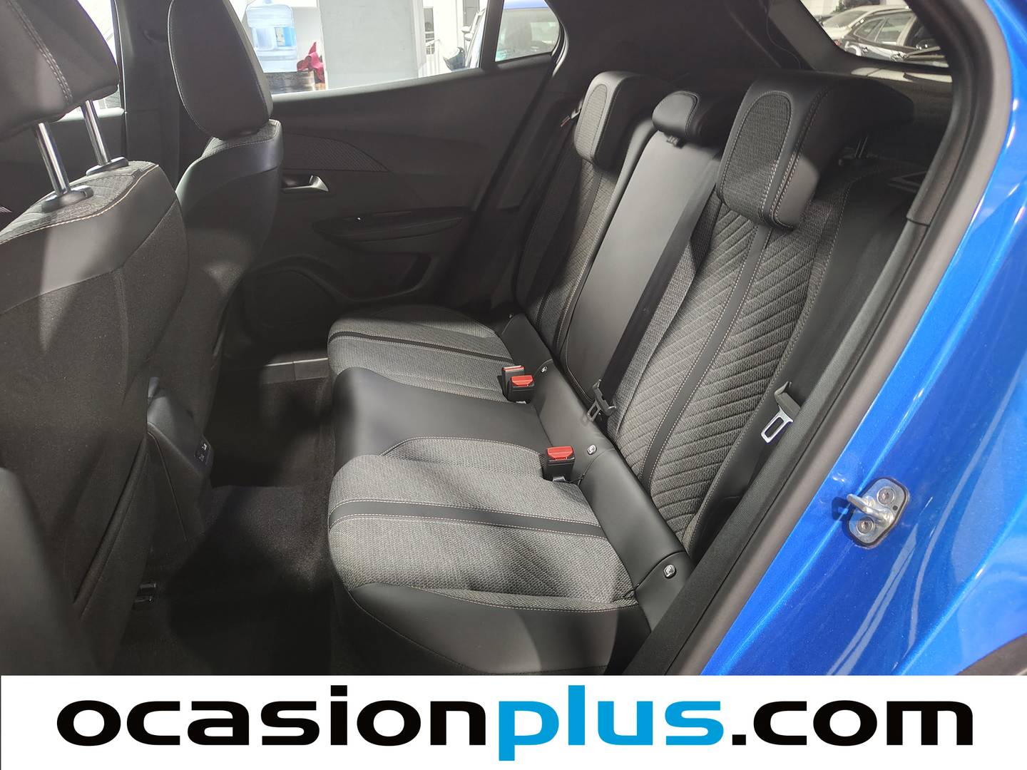 Foto Peugeot 2008 Peugeot 2008 PureTech 130 S&S Allure EAT8 (130 CV)