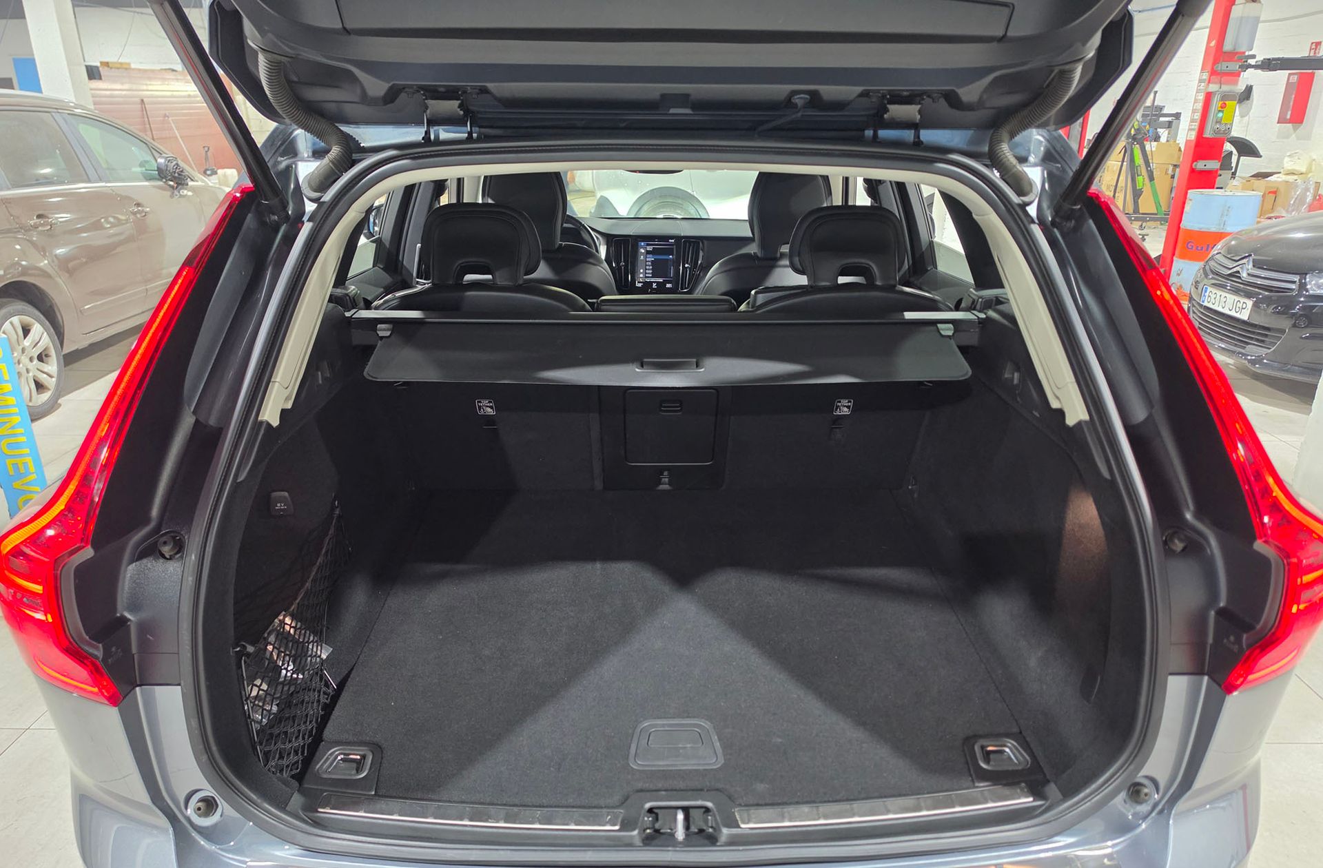 Volvo XC60 D4 Business Plus - foto 17