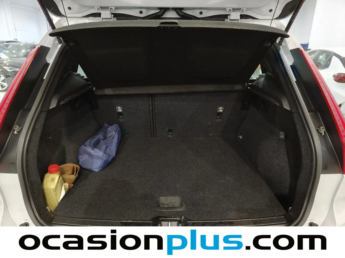 Foto Volvo XC40 Volvo XC40 T2 Momentum Core (129 CV)