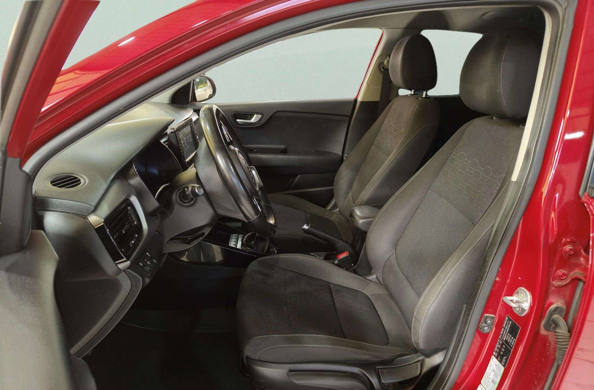Kia Rio 1.0 T-GDi Drive - foto 12