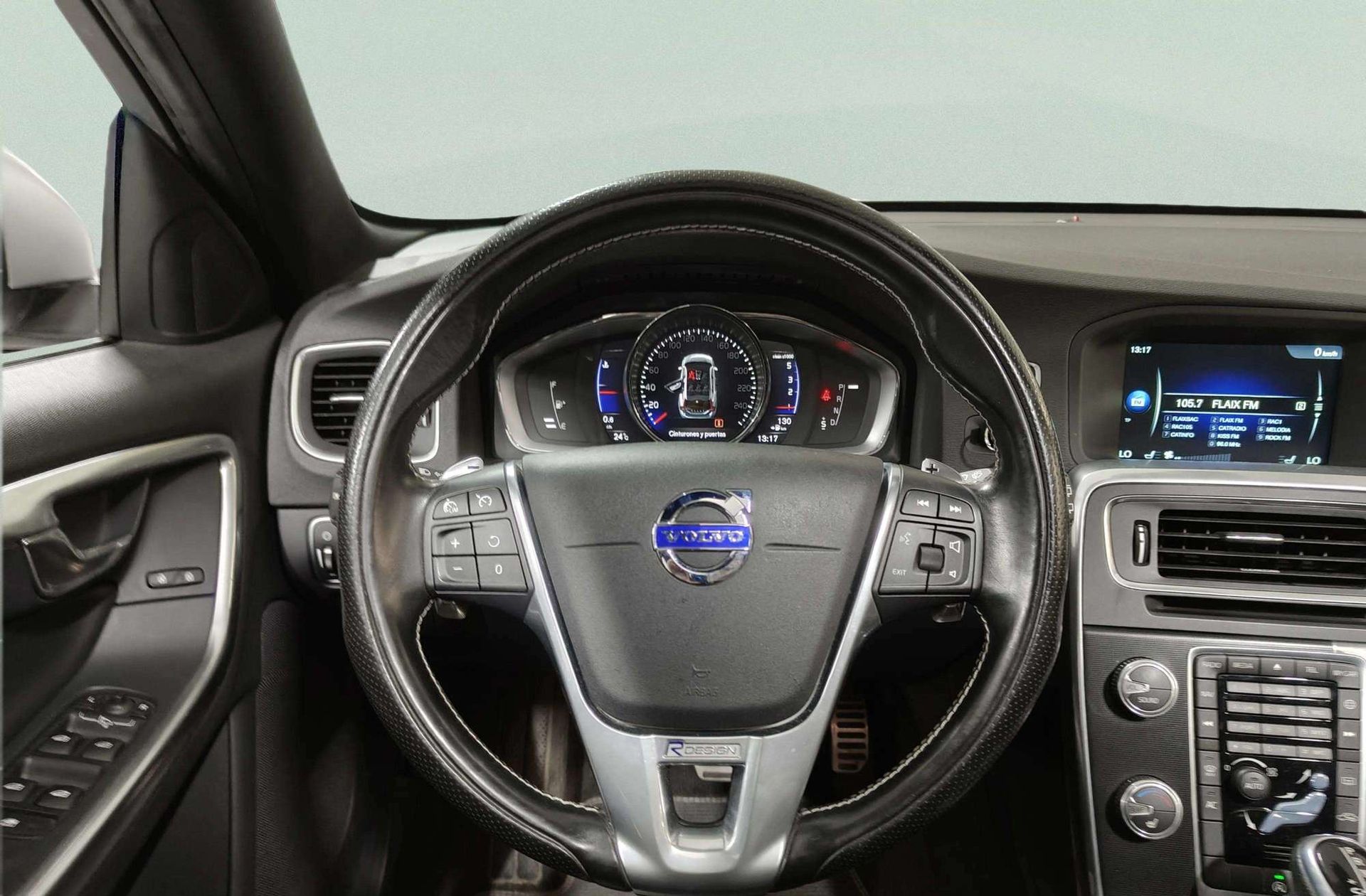 Volvo V60 D3 R-Design Momentum - foto 27