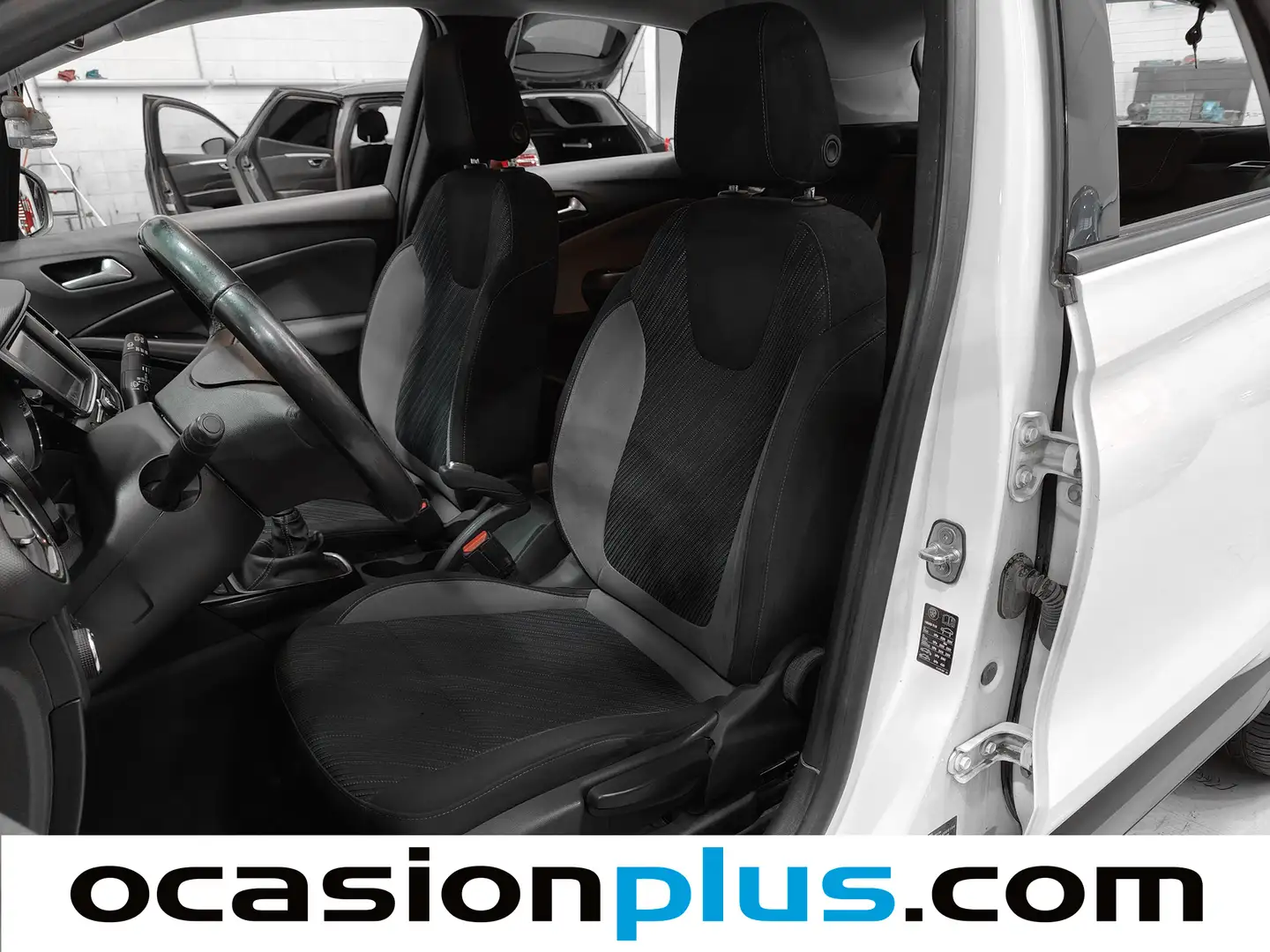 Foto Opel Crossland X Opel Crossland X 1.2 S&S Design Line 120 Aniversario (110 CV)