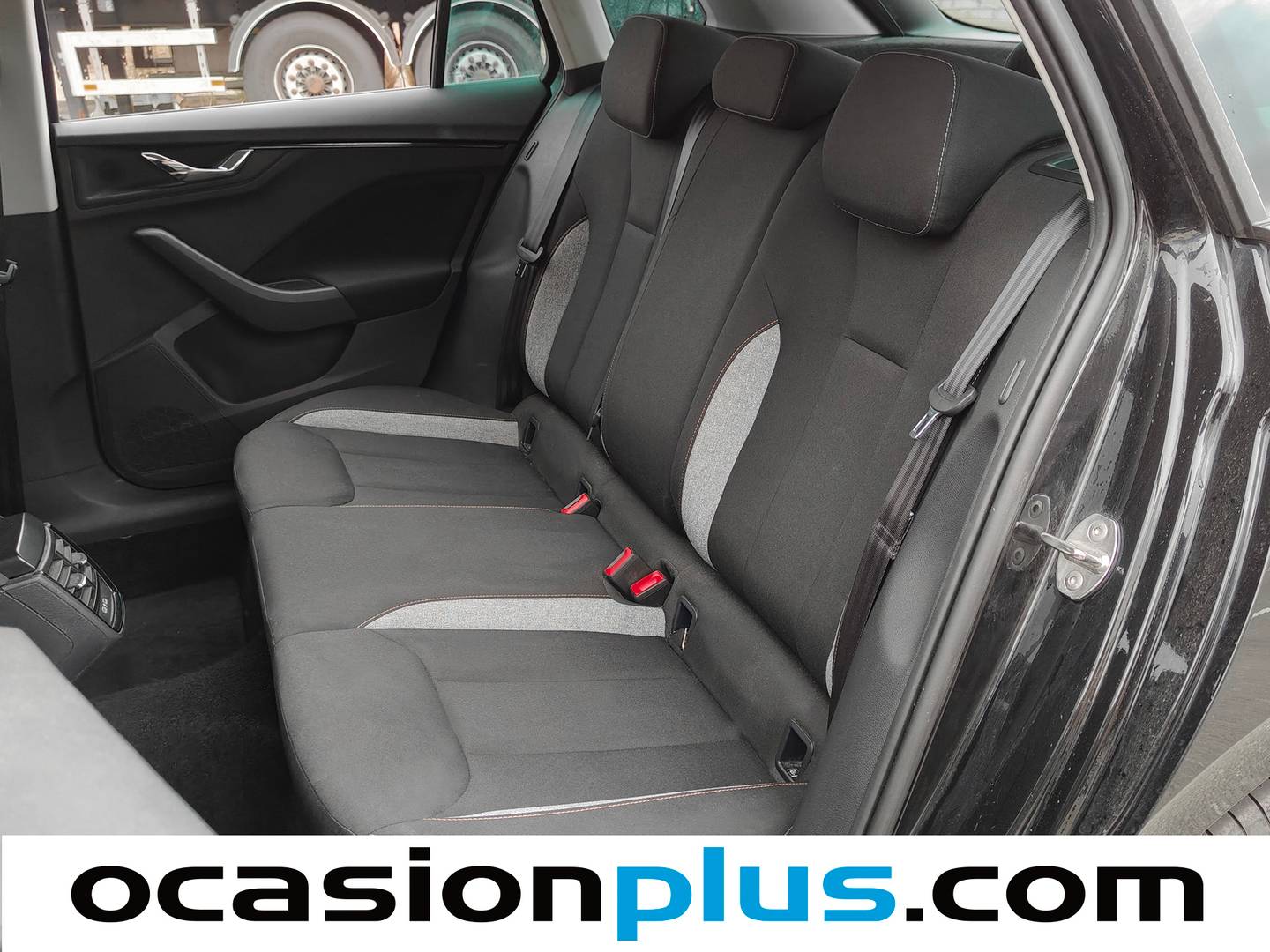 Foto asientos traseros Skoda Kamiq Skoda Kamiq 1.0 TSI Selection DSG (115 CV)